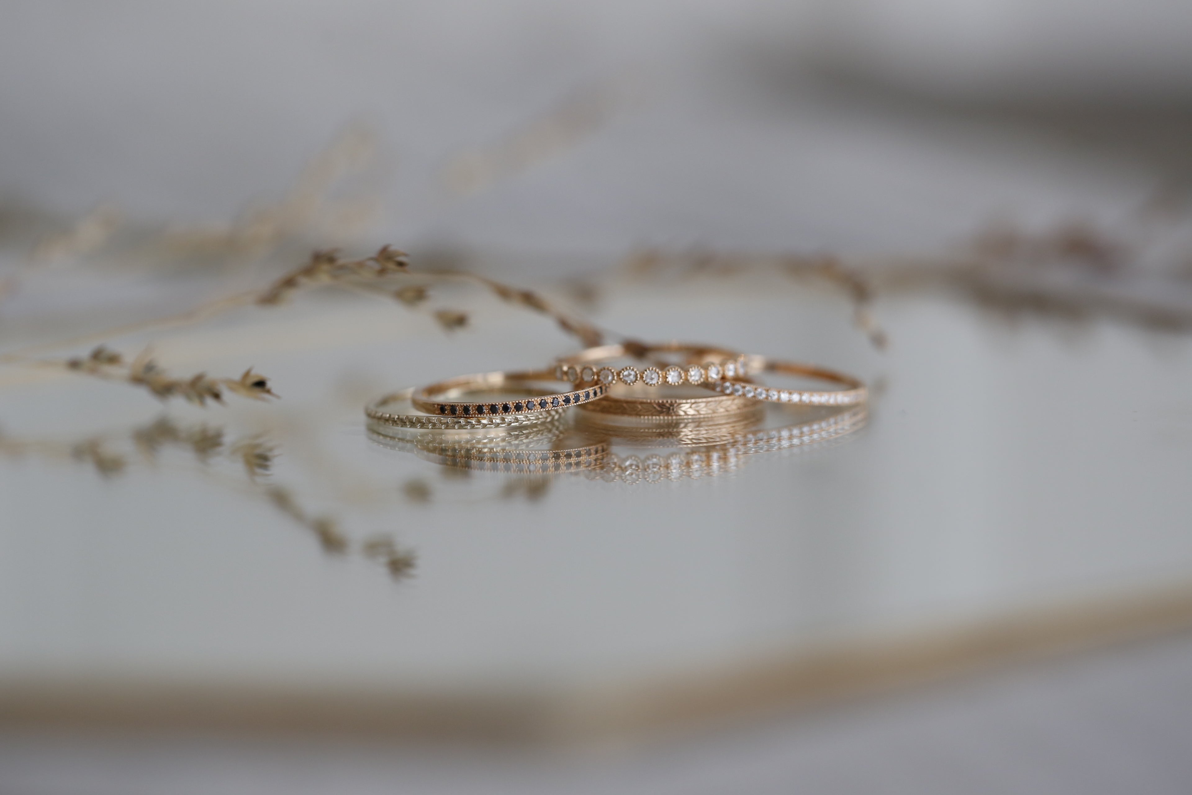 Women's wedding bands