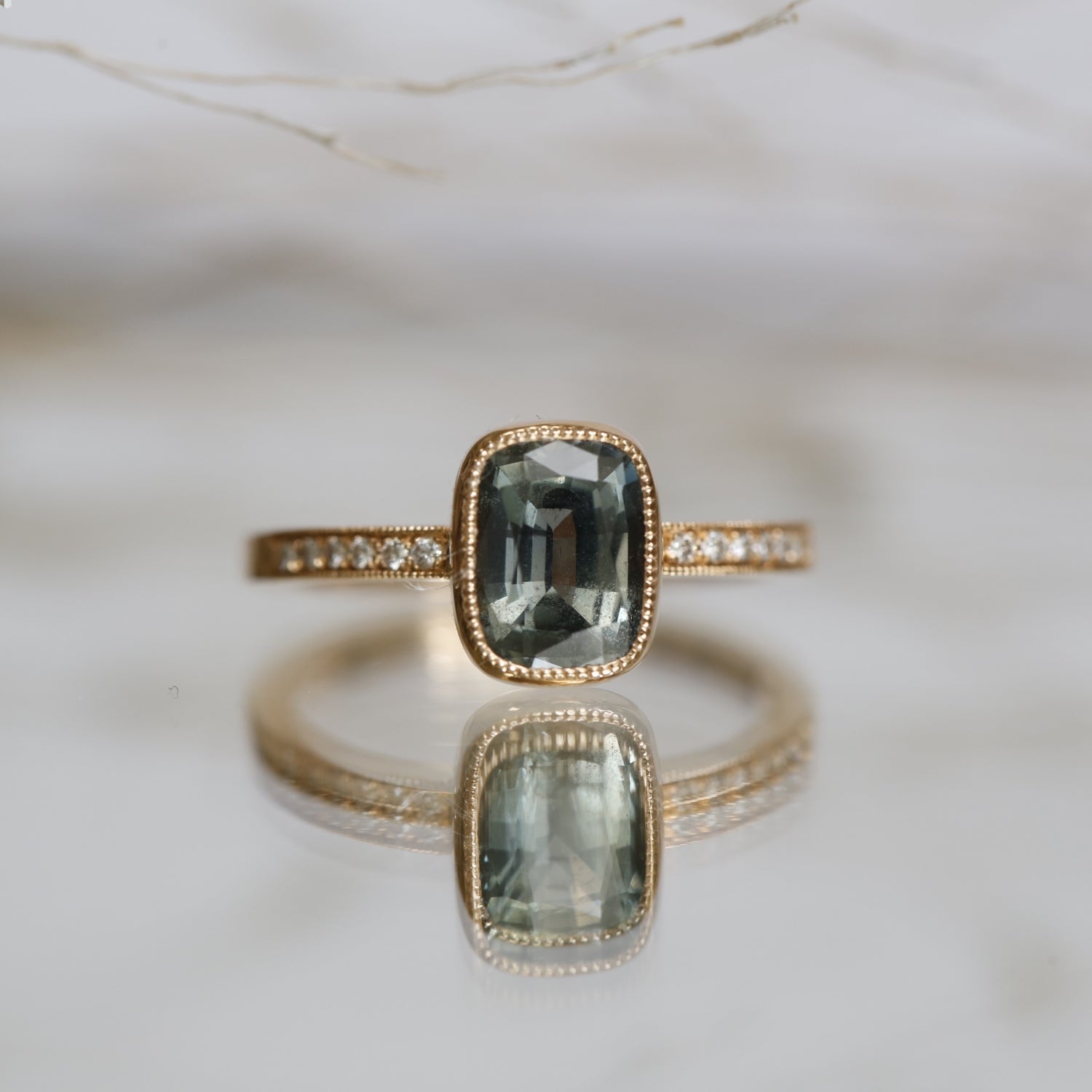 Pièce Unique Juliette green sapphire Umba cushion