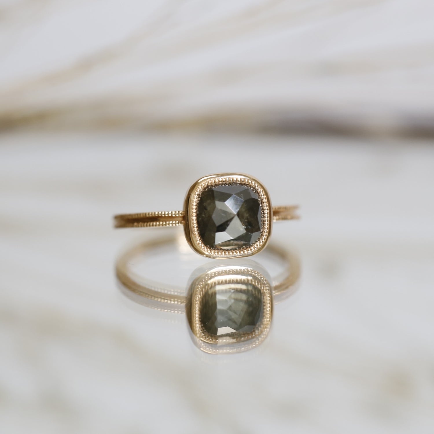 Pièce Unique Solitaire cushion square Salt & Pepper dark