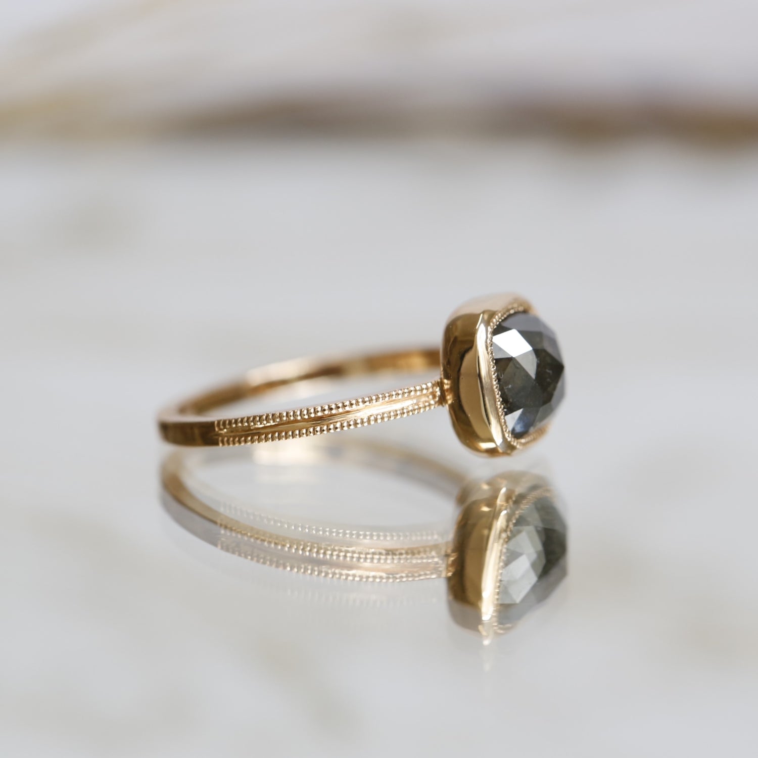 Pièce Unique Solitaire cushion square Salt & Pepper dark
