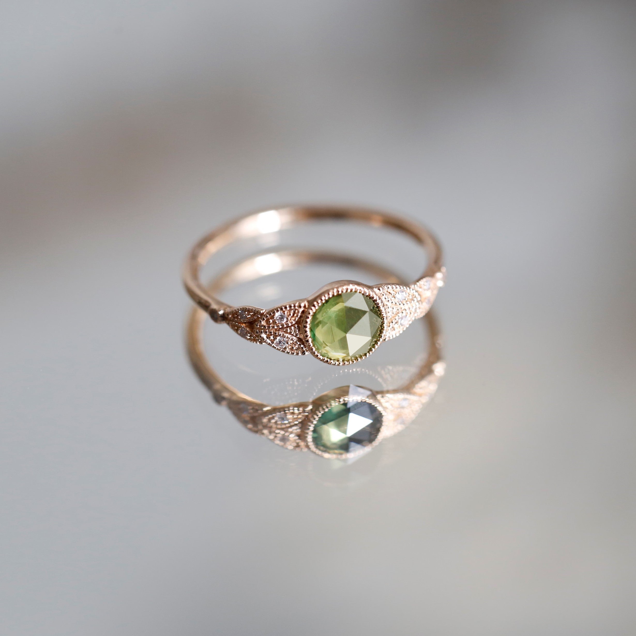 Ring Feuillage XL Green Sapphire Rosecut