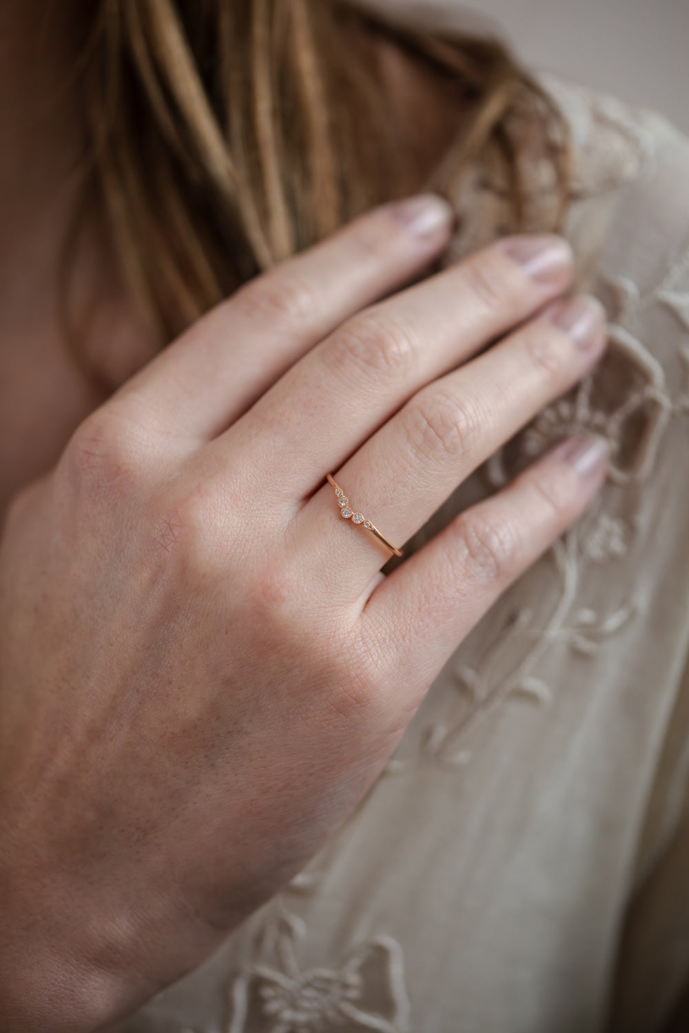 Petit Amour Céleste wedding band