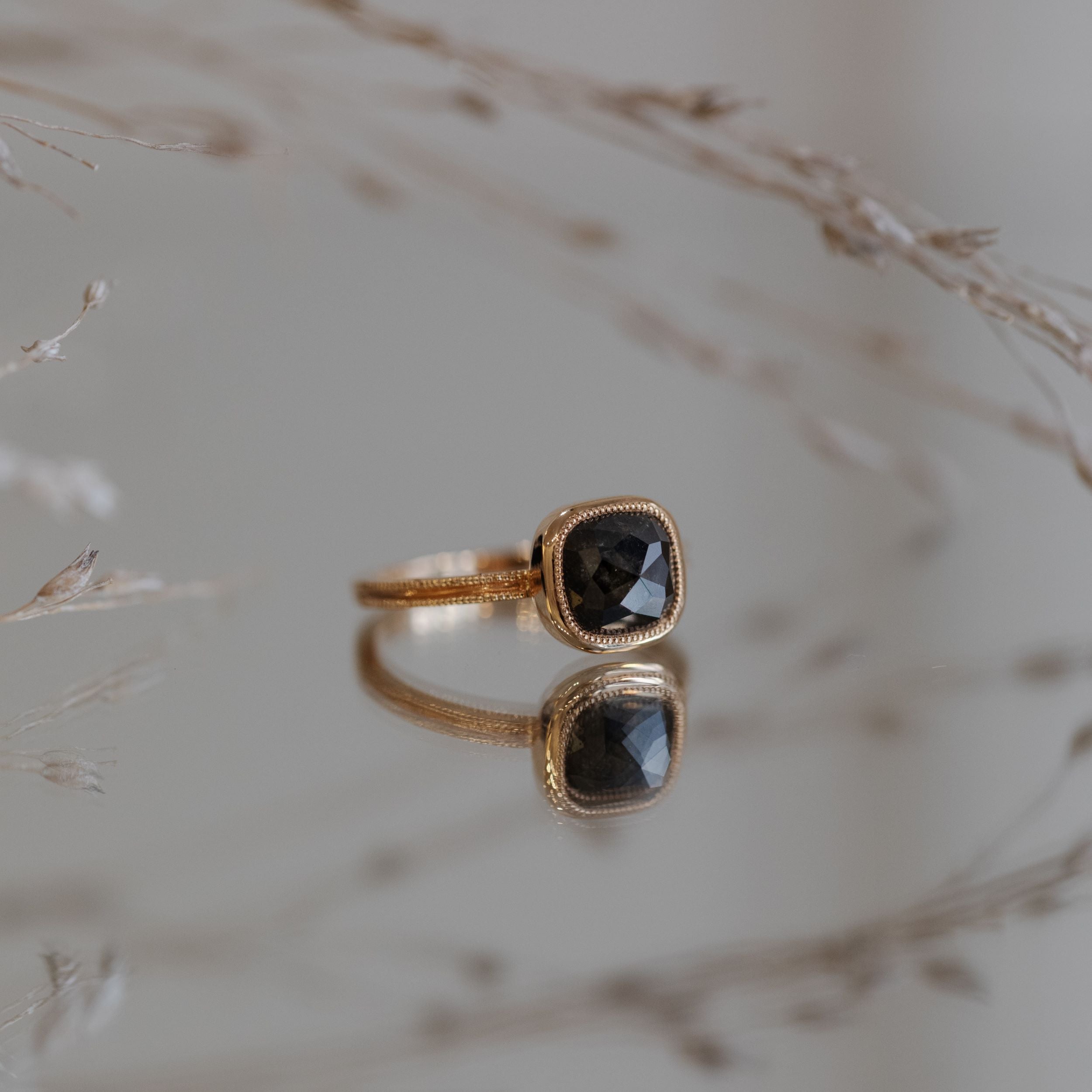 Pièce Unique Solitaire cushion square Salt & Pepper dark