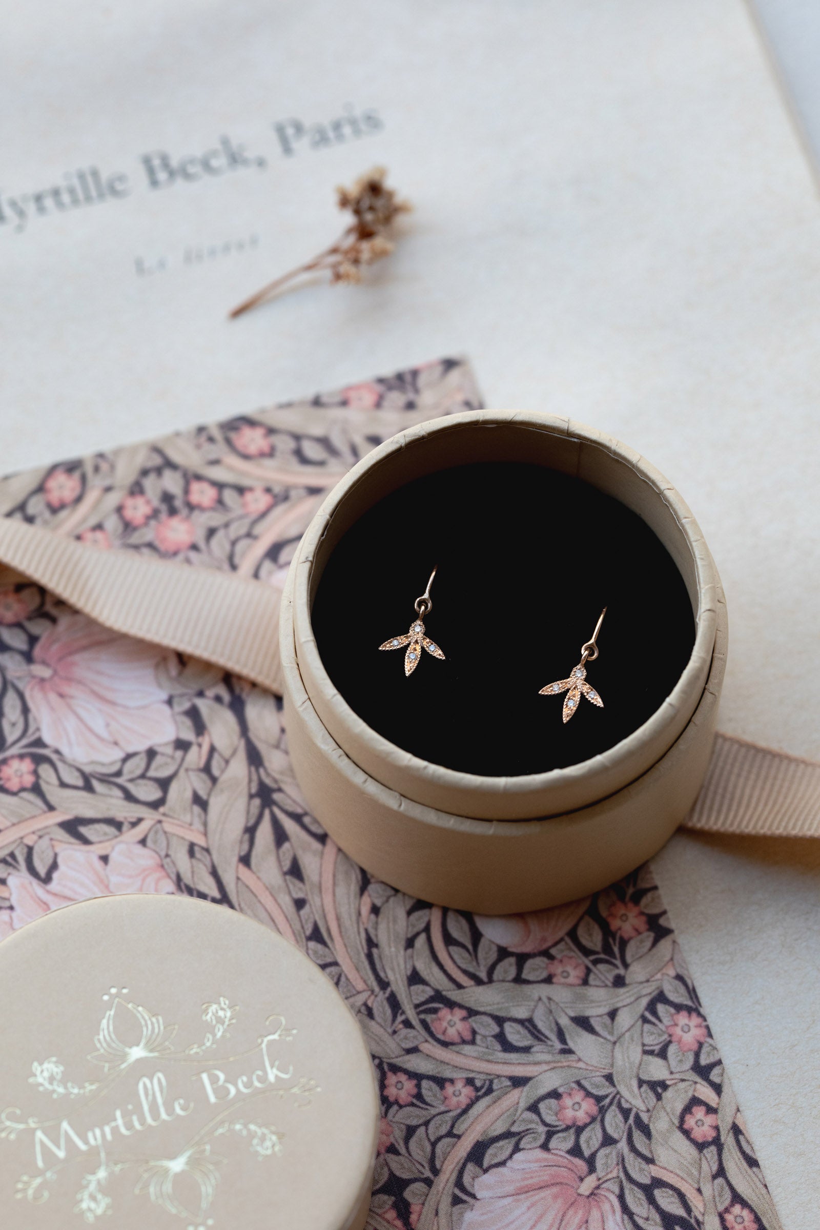 Pendant earrings Feuillage single XS