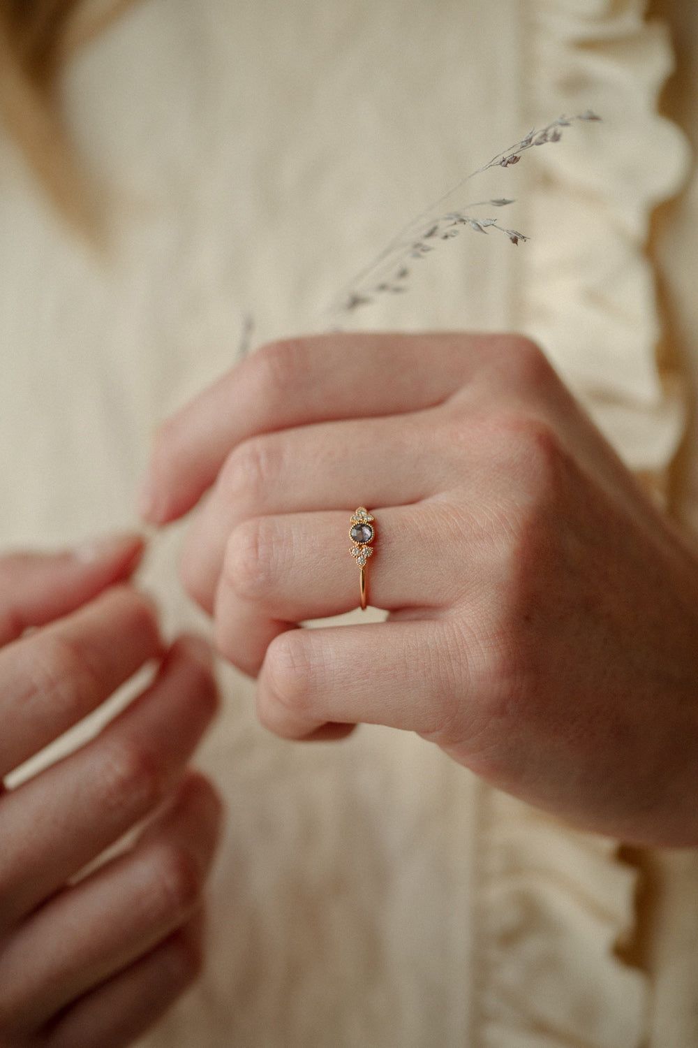 Ring Flora M Blue Sapphire