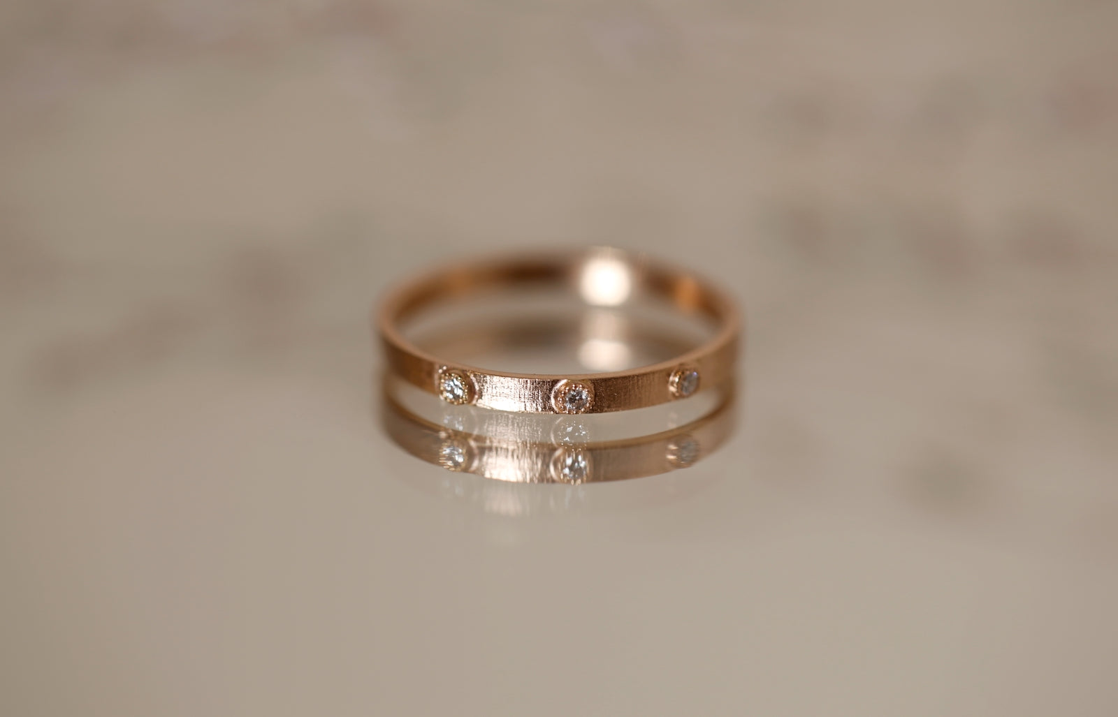wedding band Aki S Woman white diamonds
