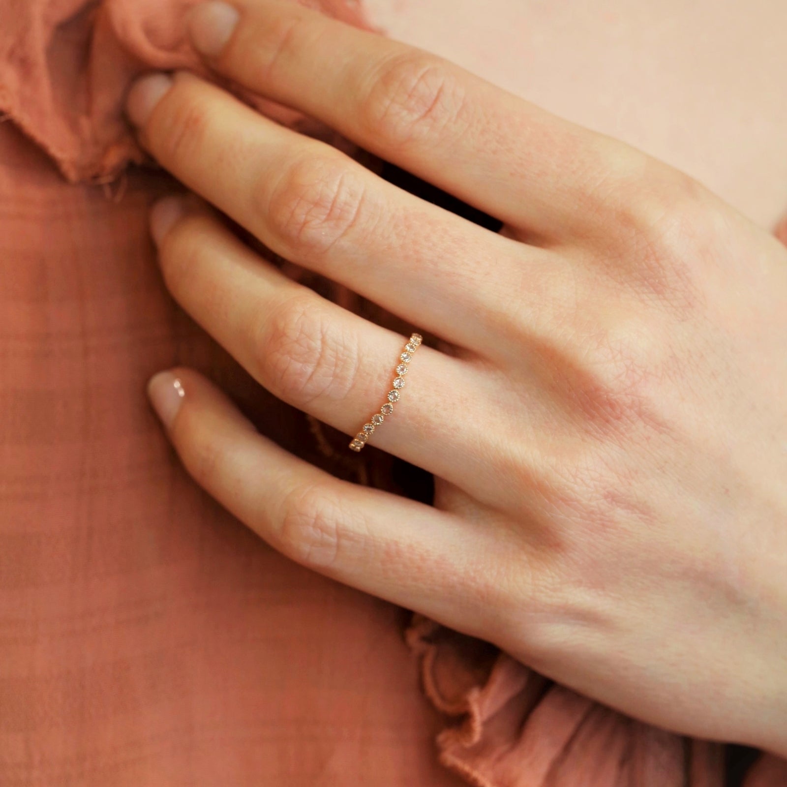 wedding band Céleste Wave Diamonds rosecut