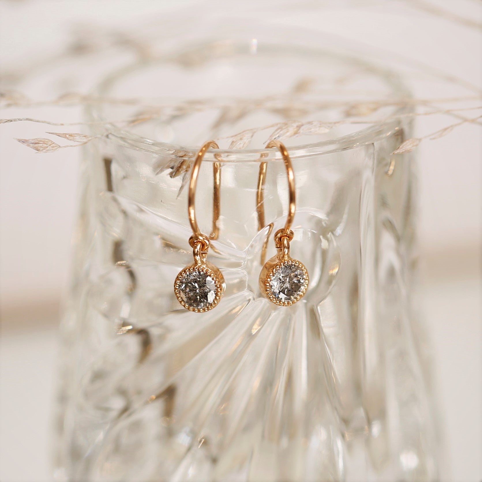 Pendant earrings Love L Diamonds Salt & Pepper