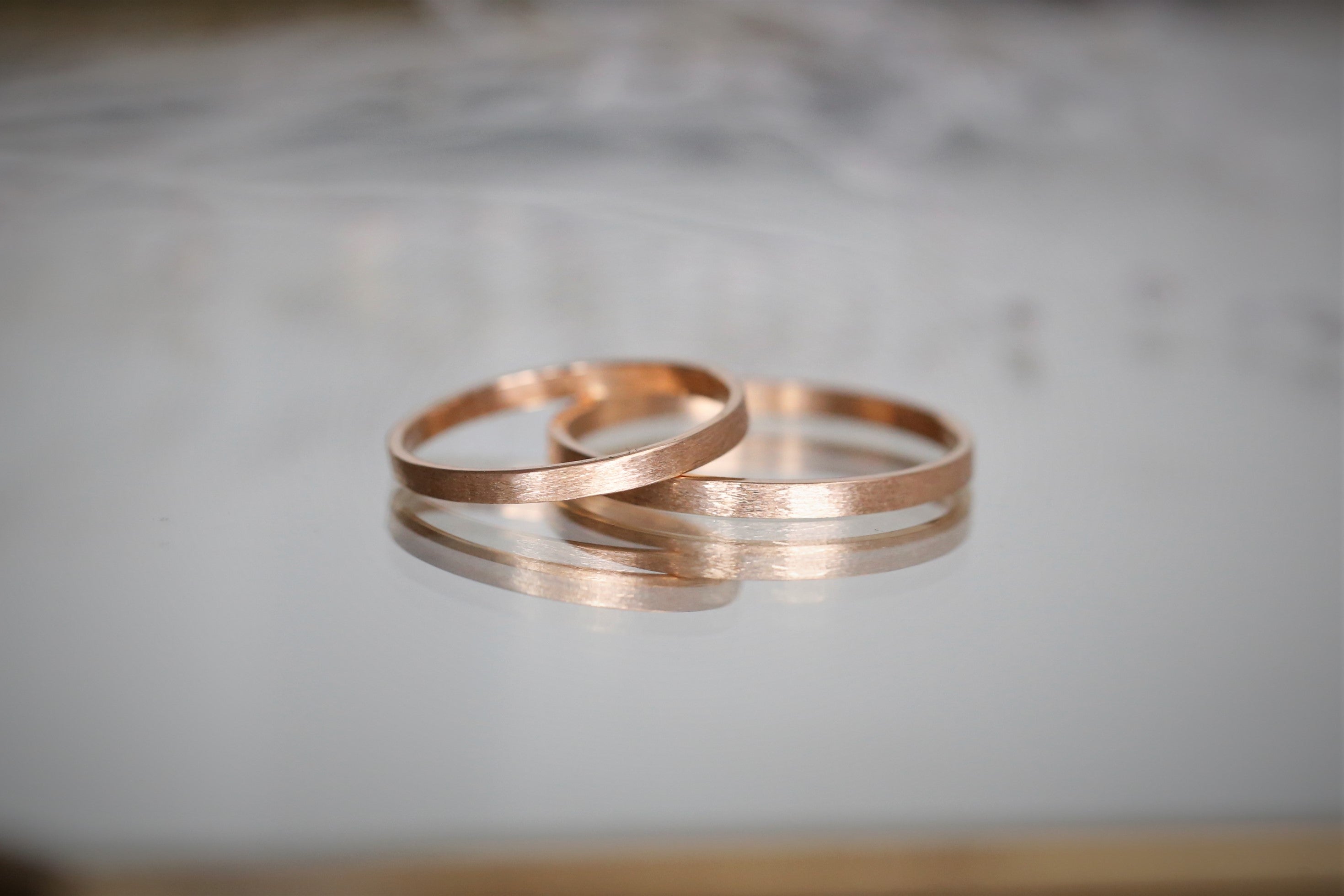wedding band for men Saturn S in rose gold, Myrtille Beck Paris, wedding band from designer for men, original wedding bands plates