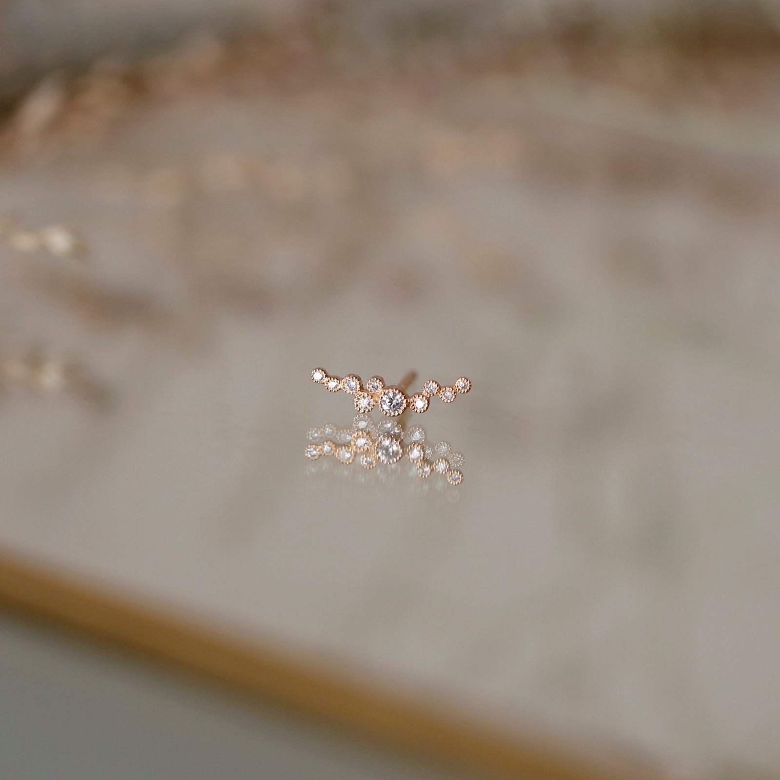 Curved Nebula Diamond Earring