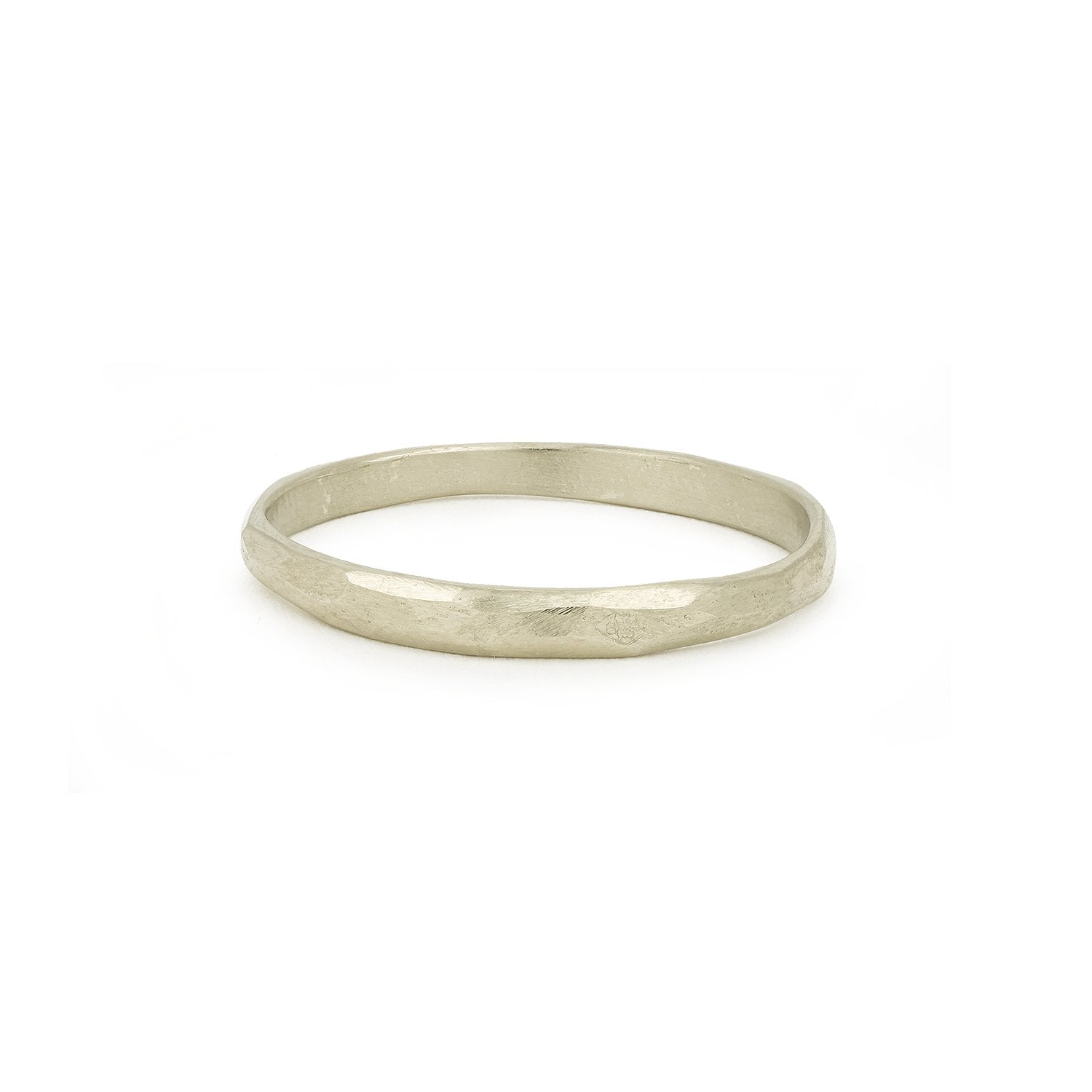 wedding band Klee S, Myrtille Beck, wedding banddesigner for men, Paris grey gold