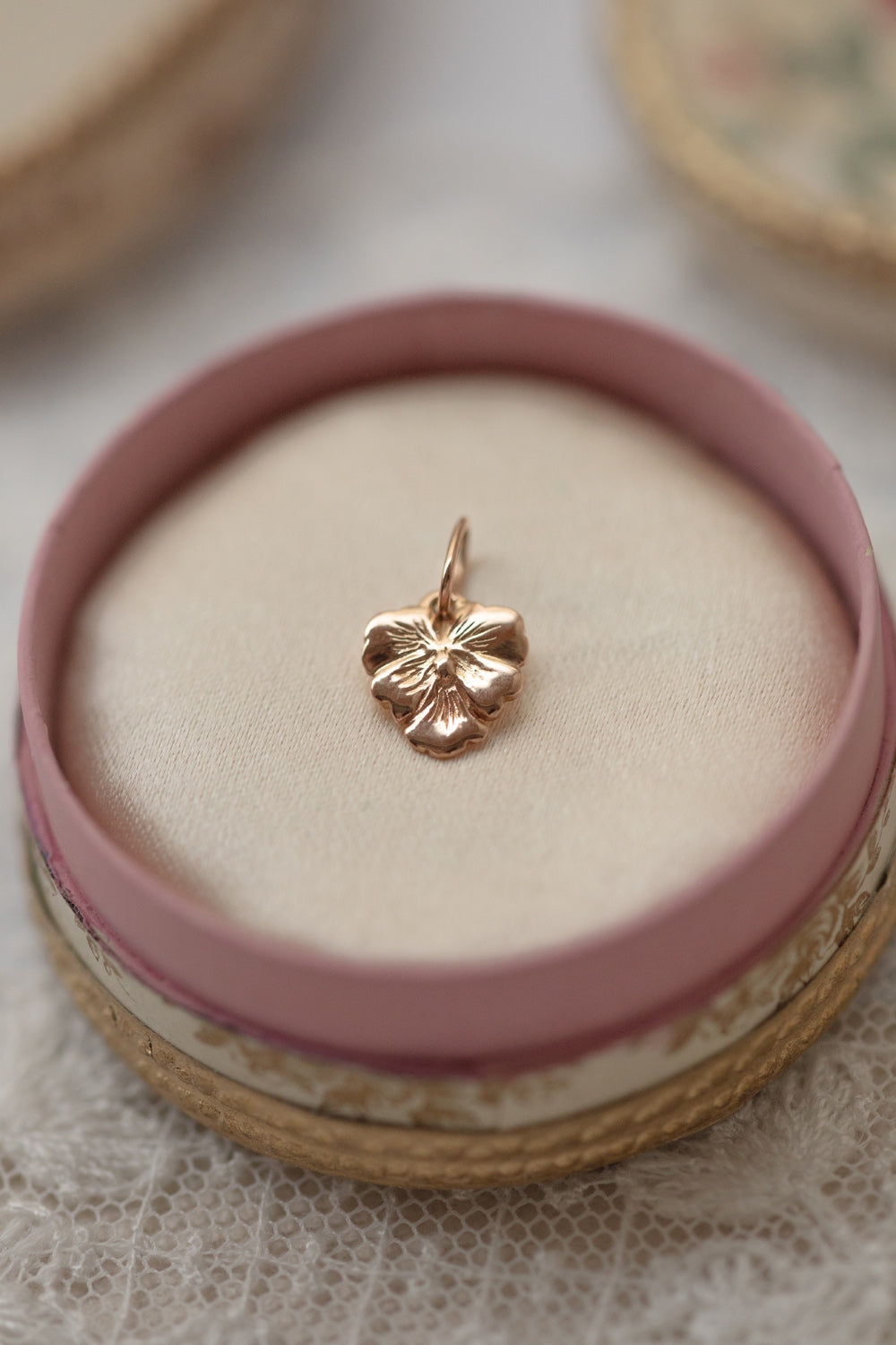 Pendentif Fleur de pensée