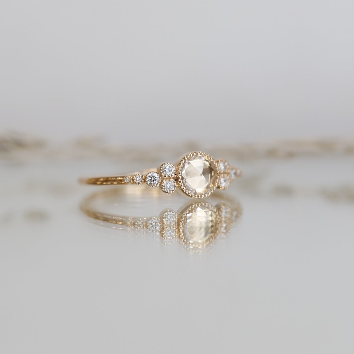 Bague Iris XL Saphir blanc
