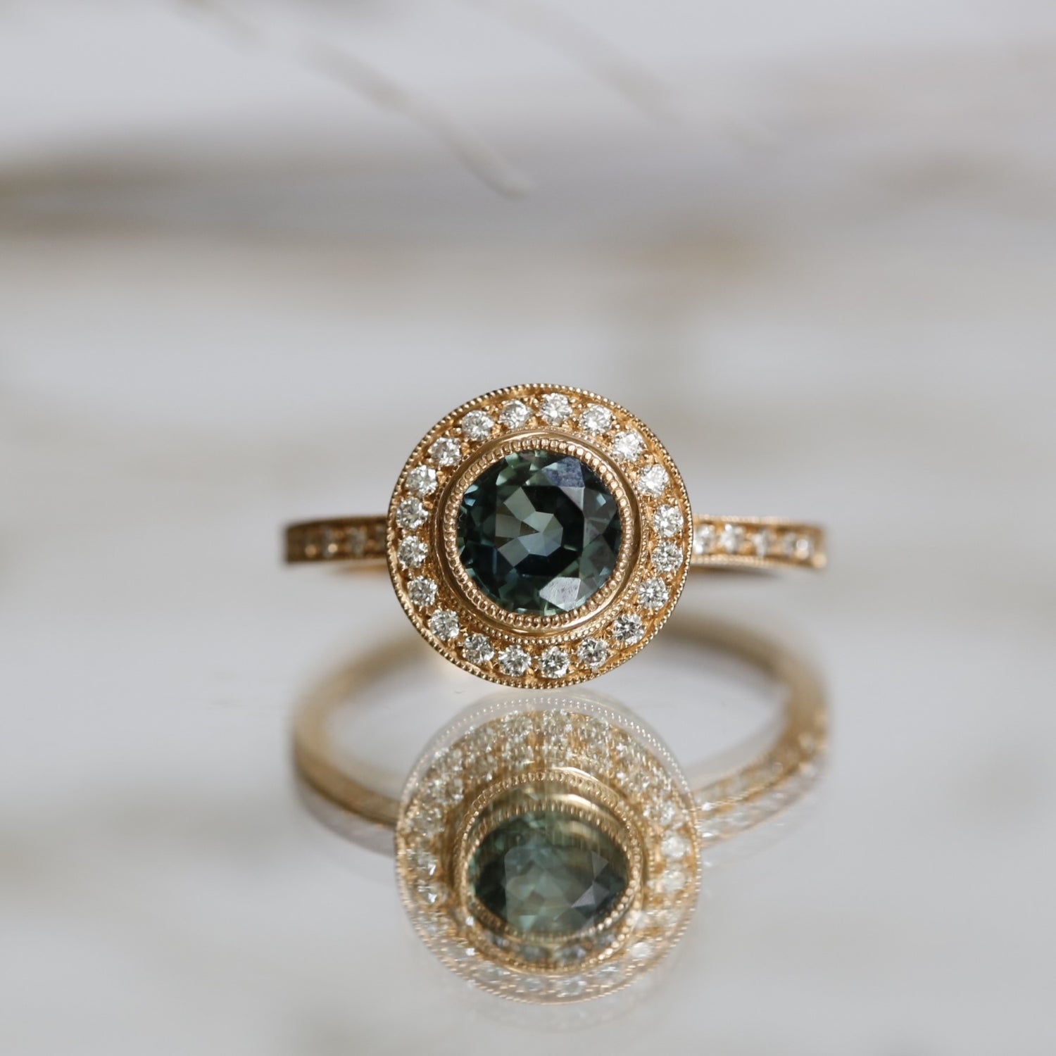 Bague Aphrodite XL gravée Saphir Mermaid