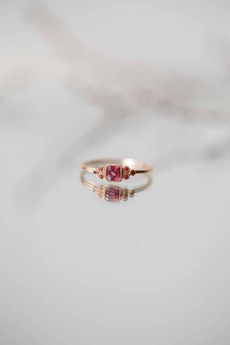 Bague Mini Flora Saphir Umba Rose Orangé Carré