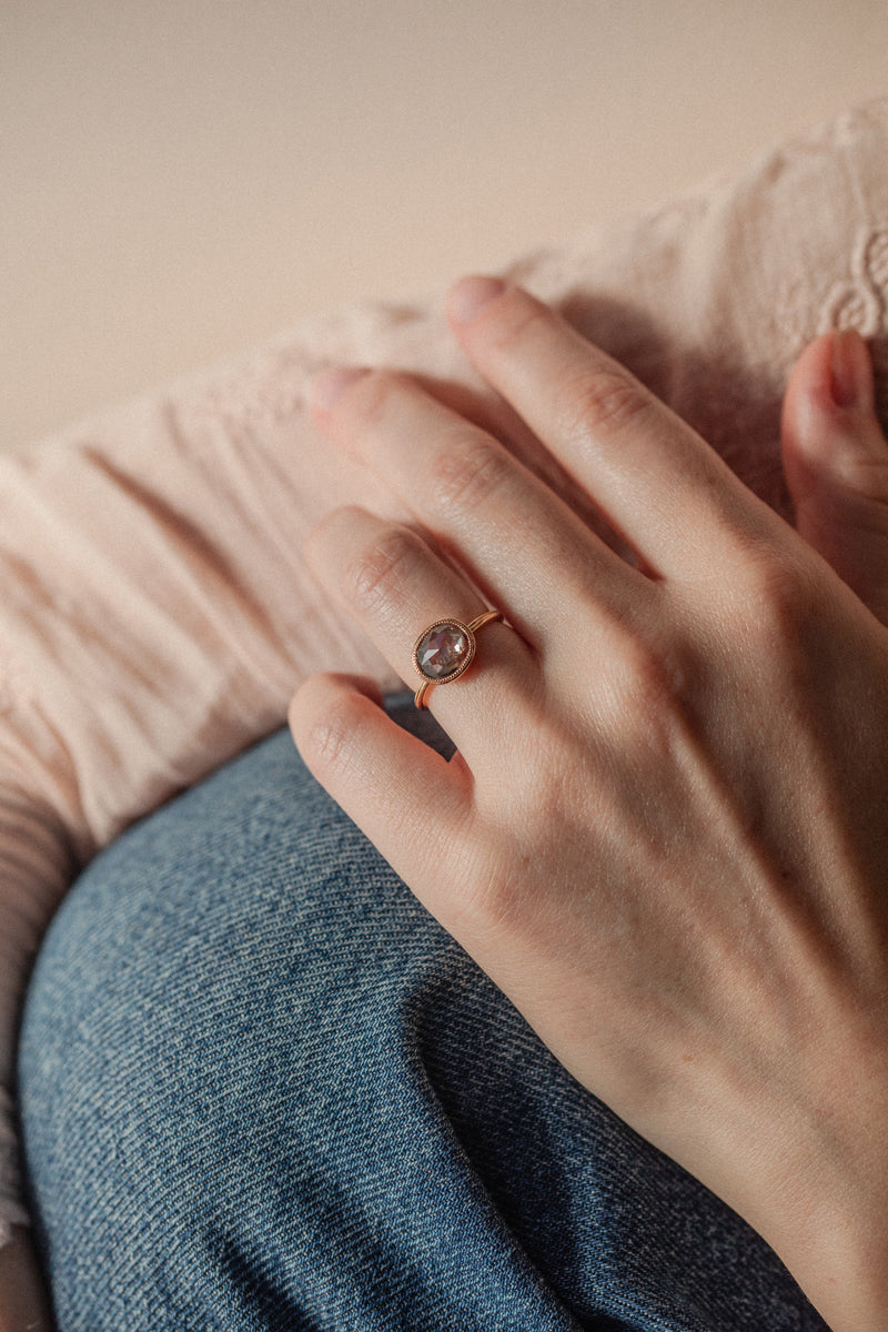 Bague de fiançailles de créateur Pièce unique en or et diamant salt and pepper Myrtille Beck Paris