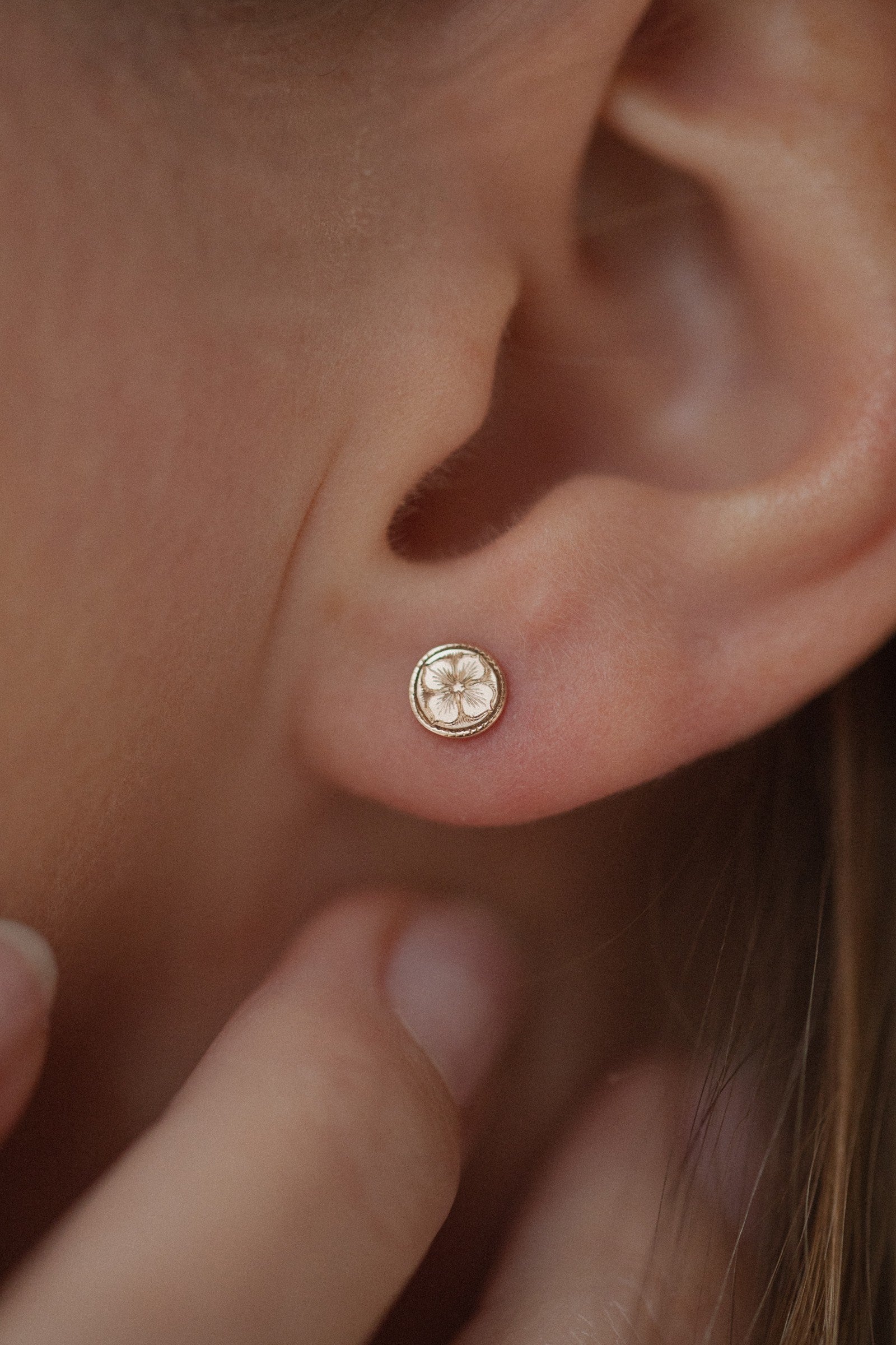 Bijoux de créateur boucle d'oreille cadeau de Noël en or gravée édition limitée