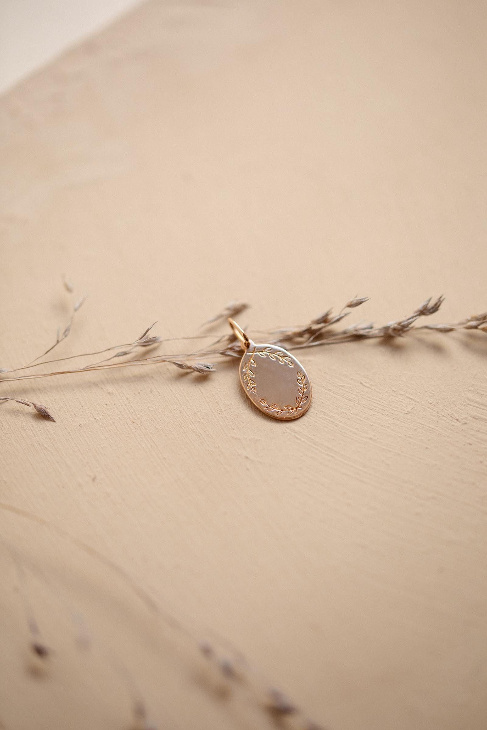 Médaille Ovale Feuillage L