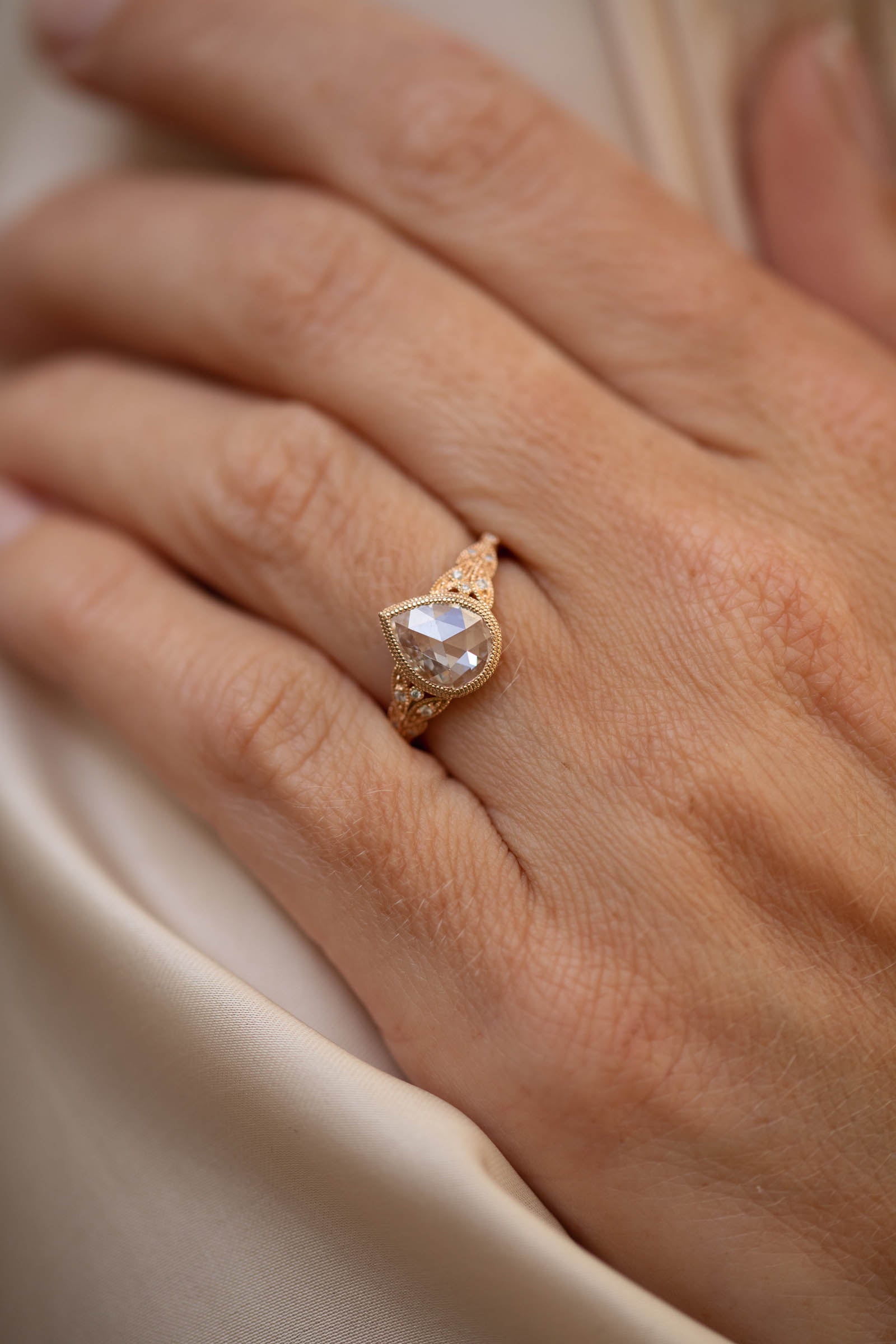Pièce Unique Feuillage Diamant poire
