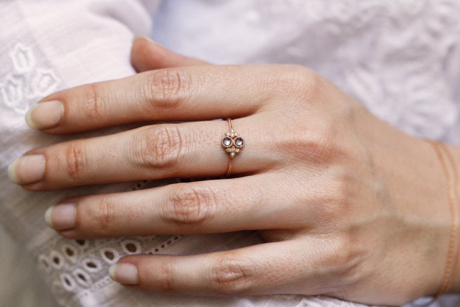 Bague Apis Florea S Saphirs bleus