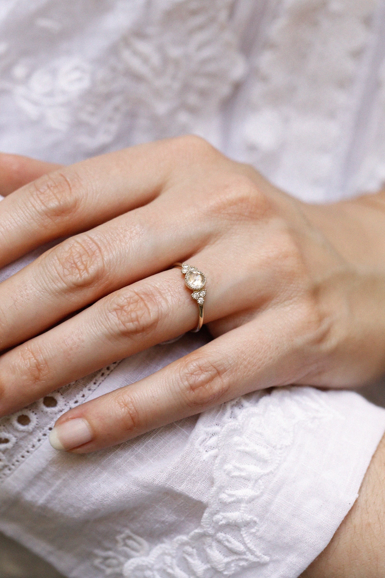 Bague Flora L Saphir blanc
