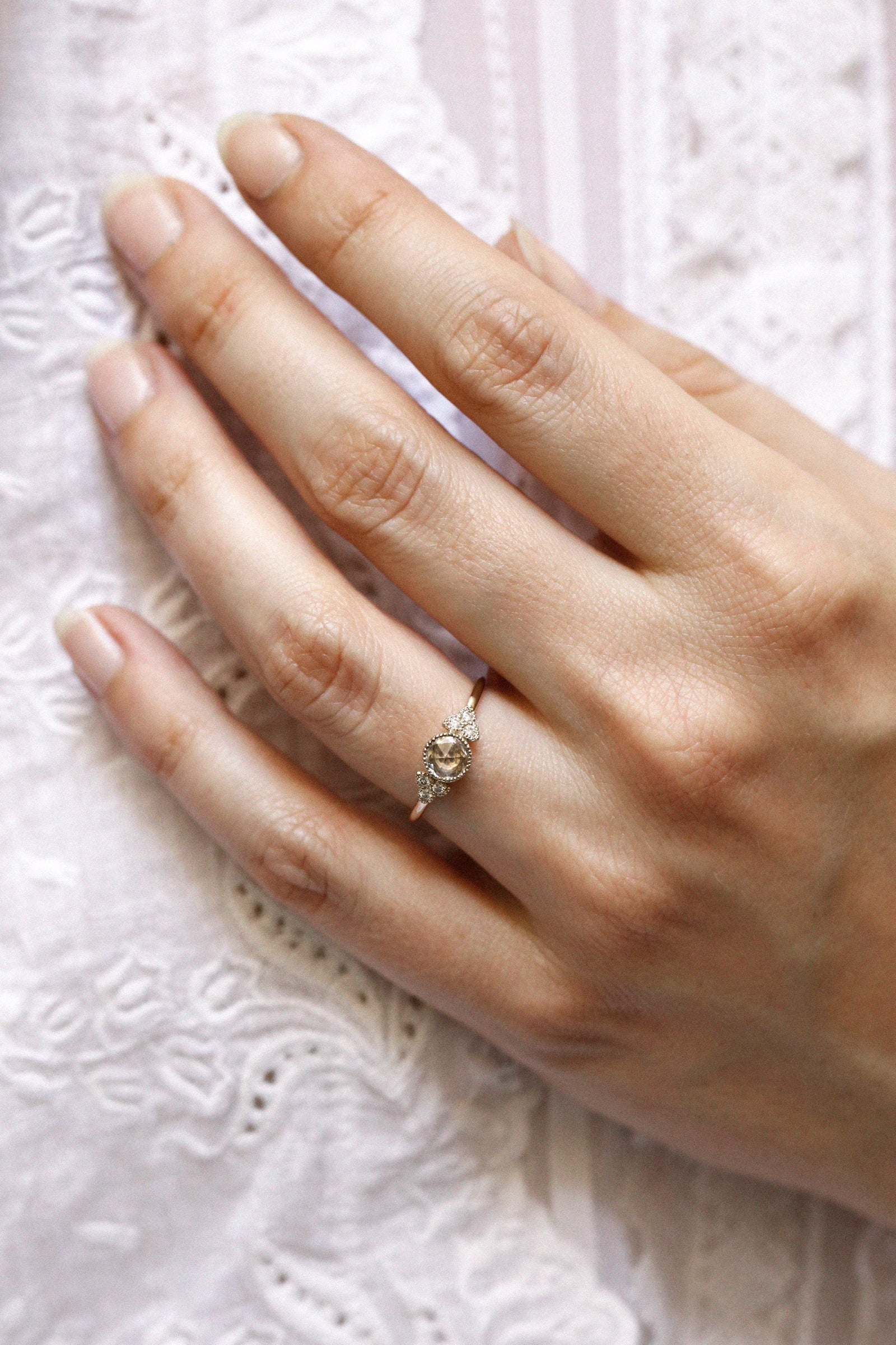 Bague Flora L Saphir blanc