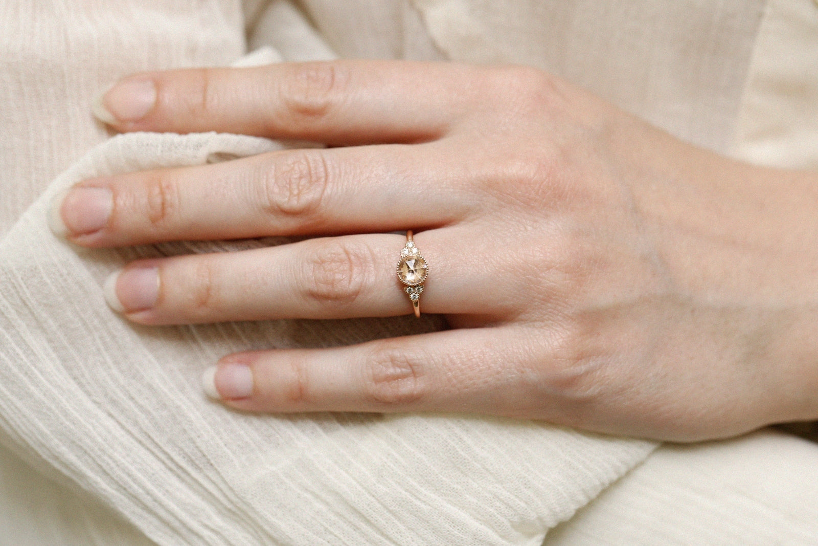 Bague Flora XL Saphir blanc