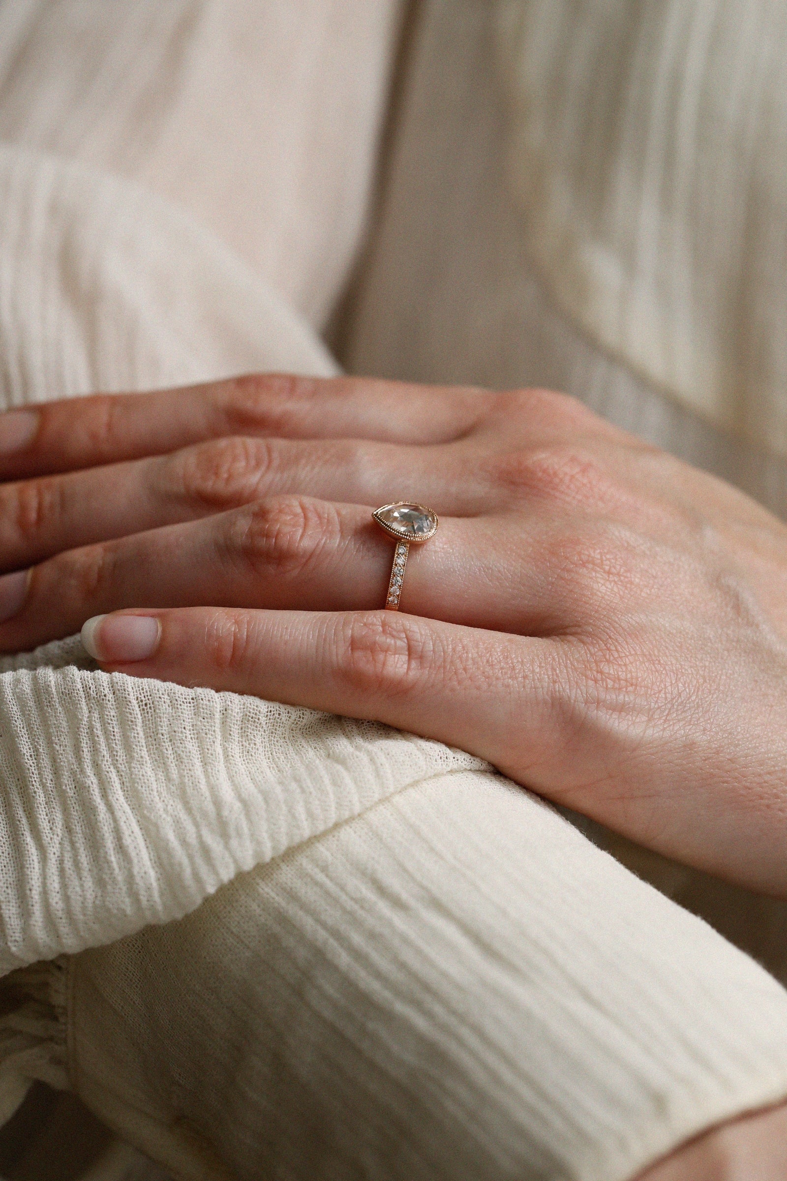 Pièce Unique n°5/2022, Bague Diamant poire