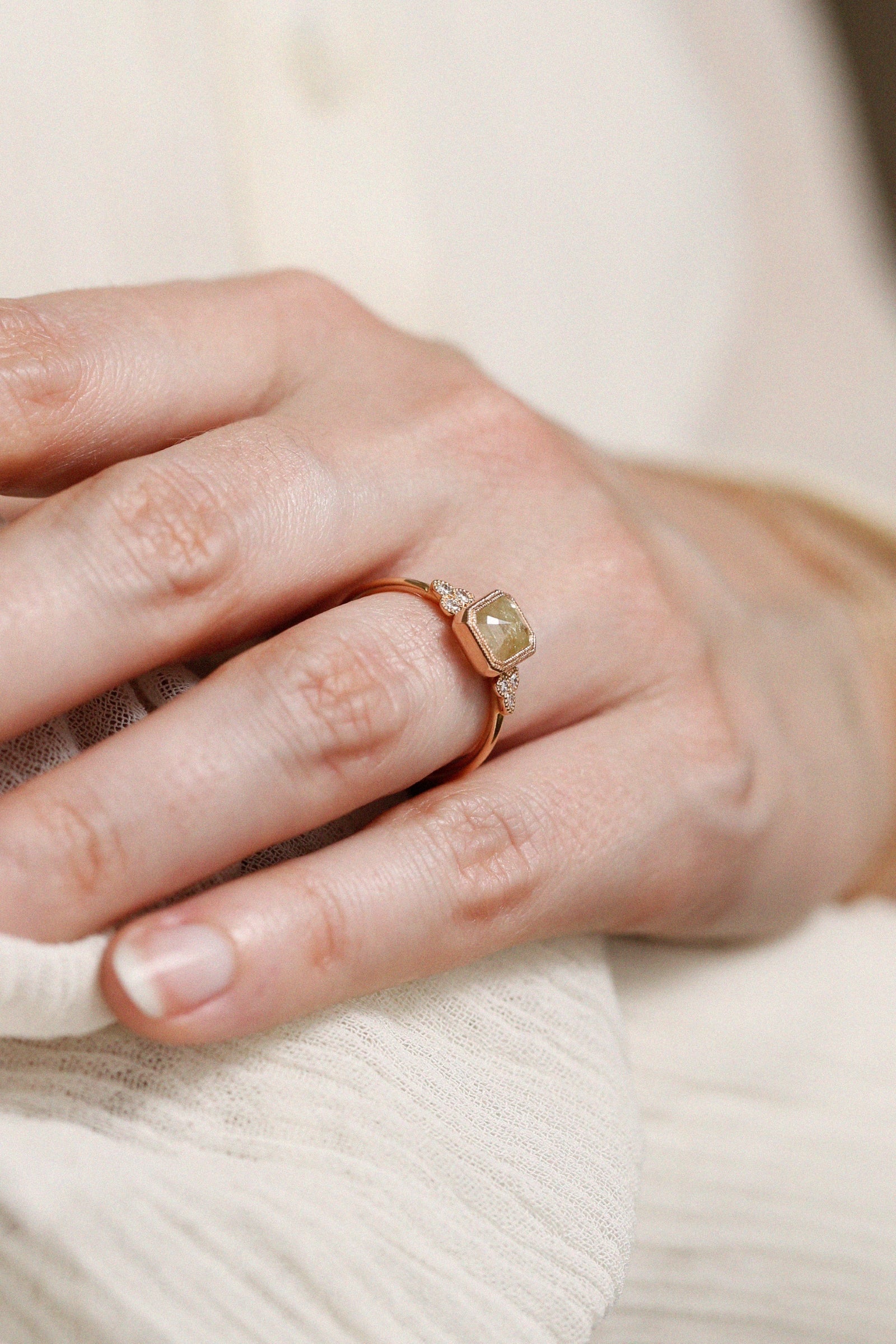 Pièce Unique n°7/2022, Bague Flora Diamant jaune Icy