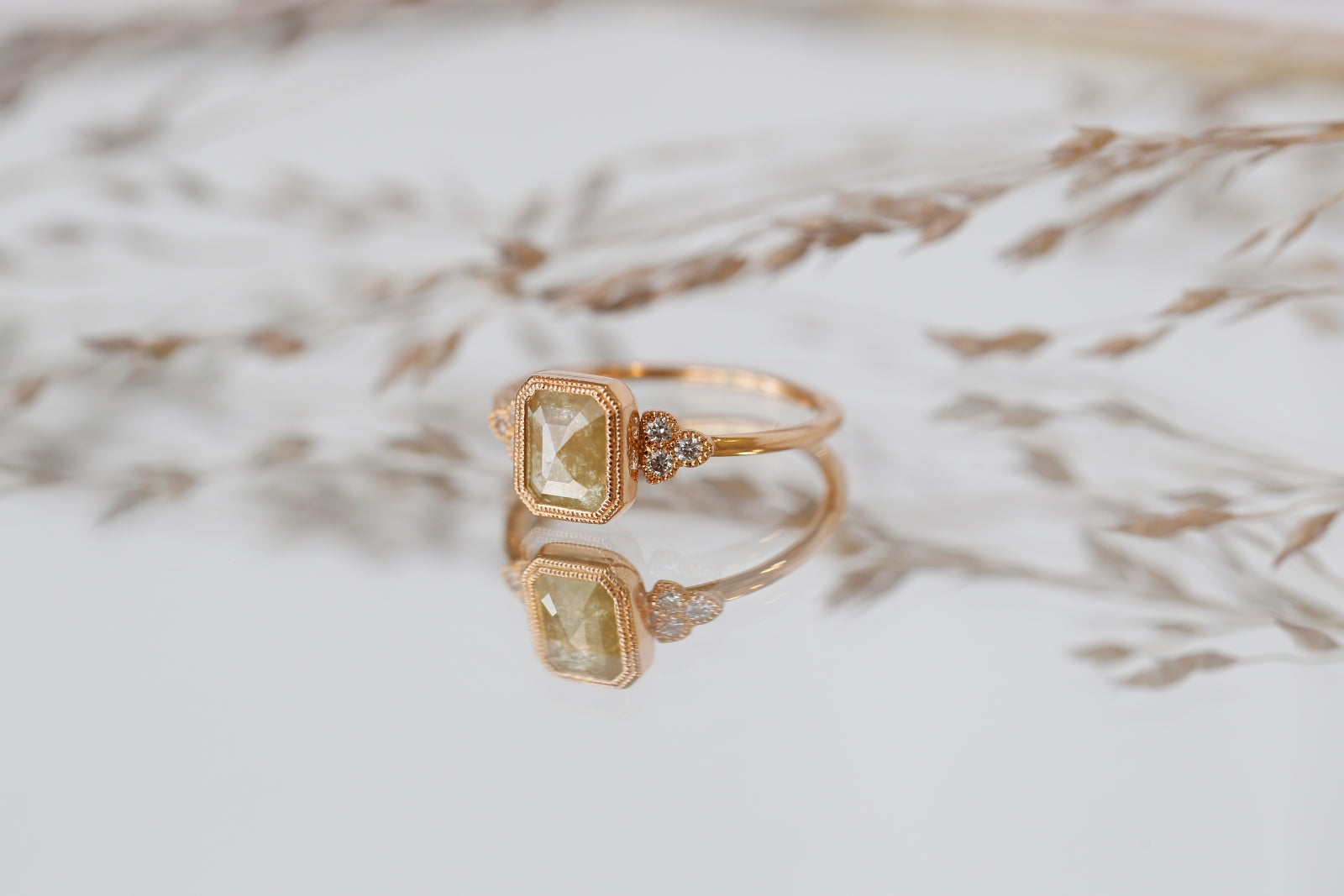 Pièce Unique n°7/2022, Bague Flora Diamant jaune Icy