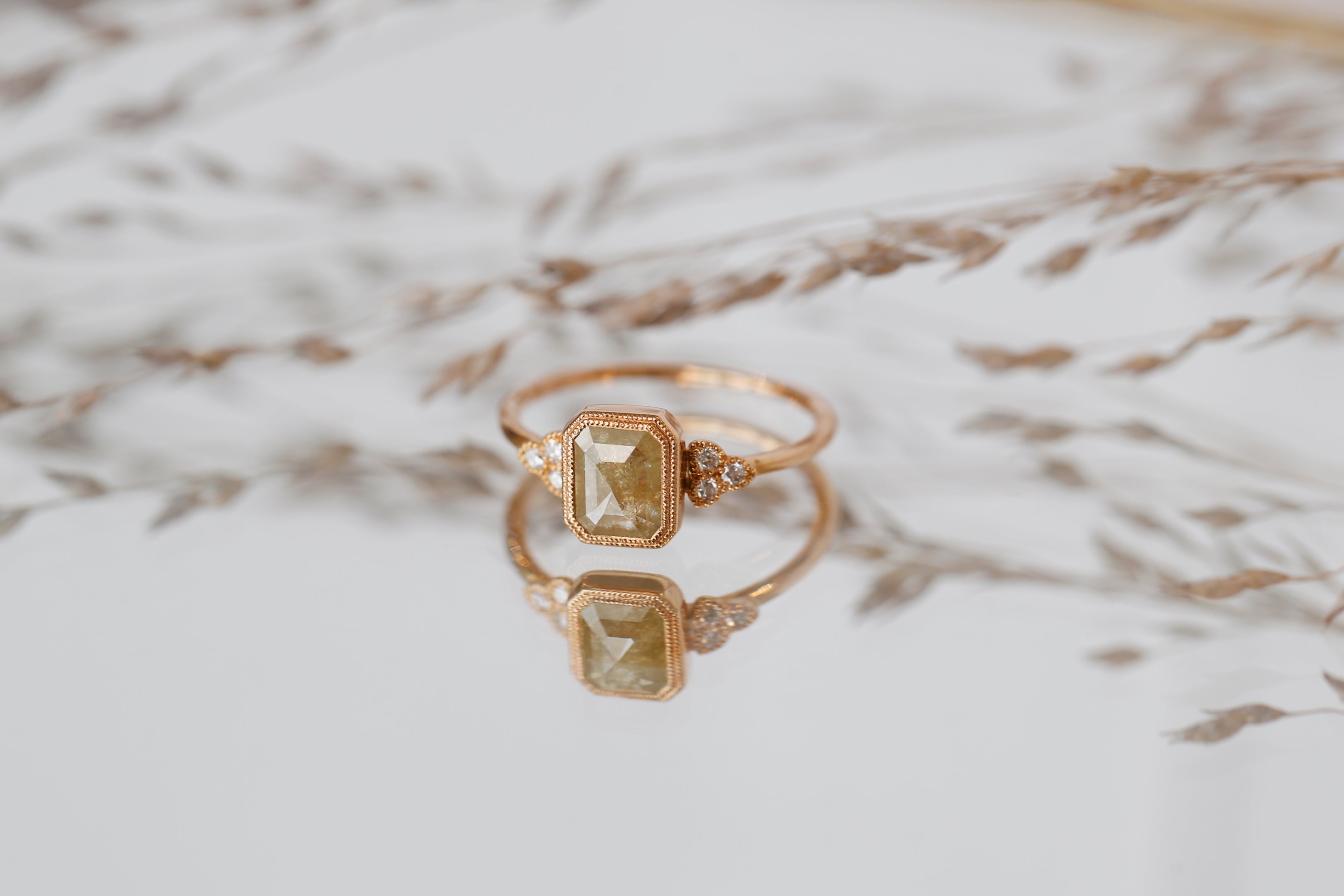 Pièce Unique n°7/2022, Bague Flora Diamant jaune Icy
