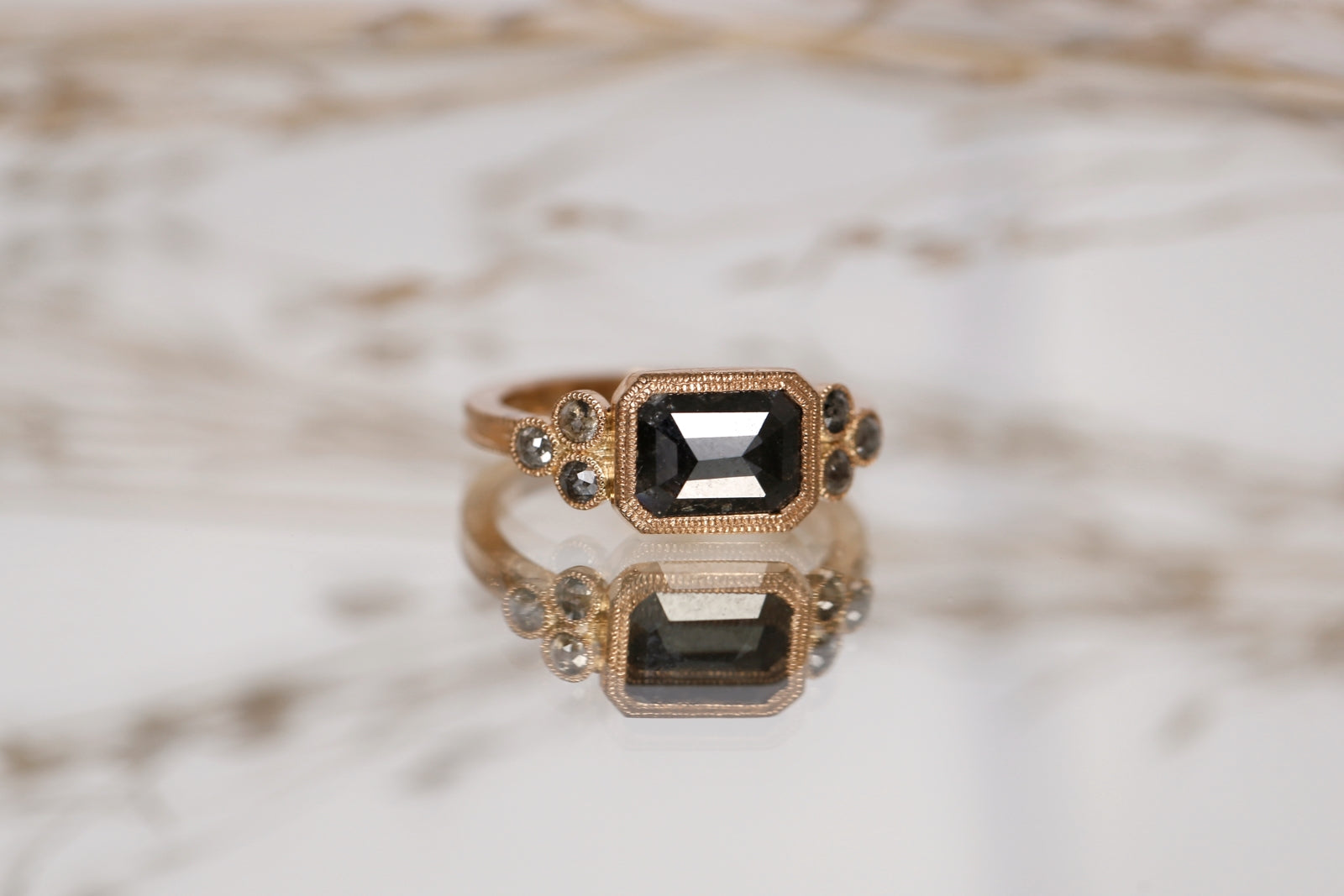 Pièce unique n°4/2022, Bague Flora Salt & Pepper et Nas Grey
