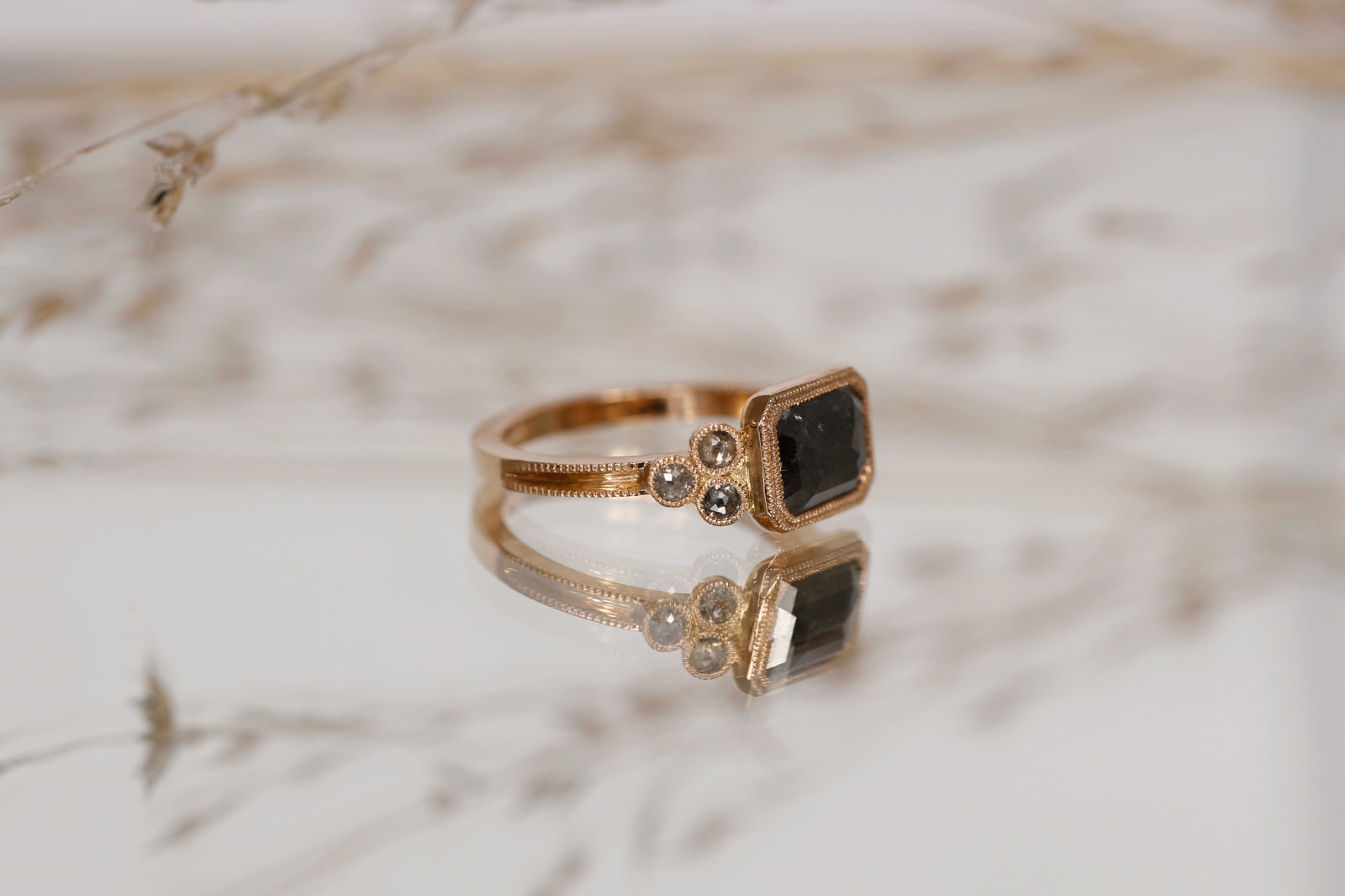Pièce unique n°4/2022, Bague Flora Salt & Pepper et Nas Grey