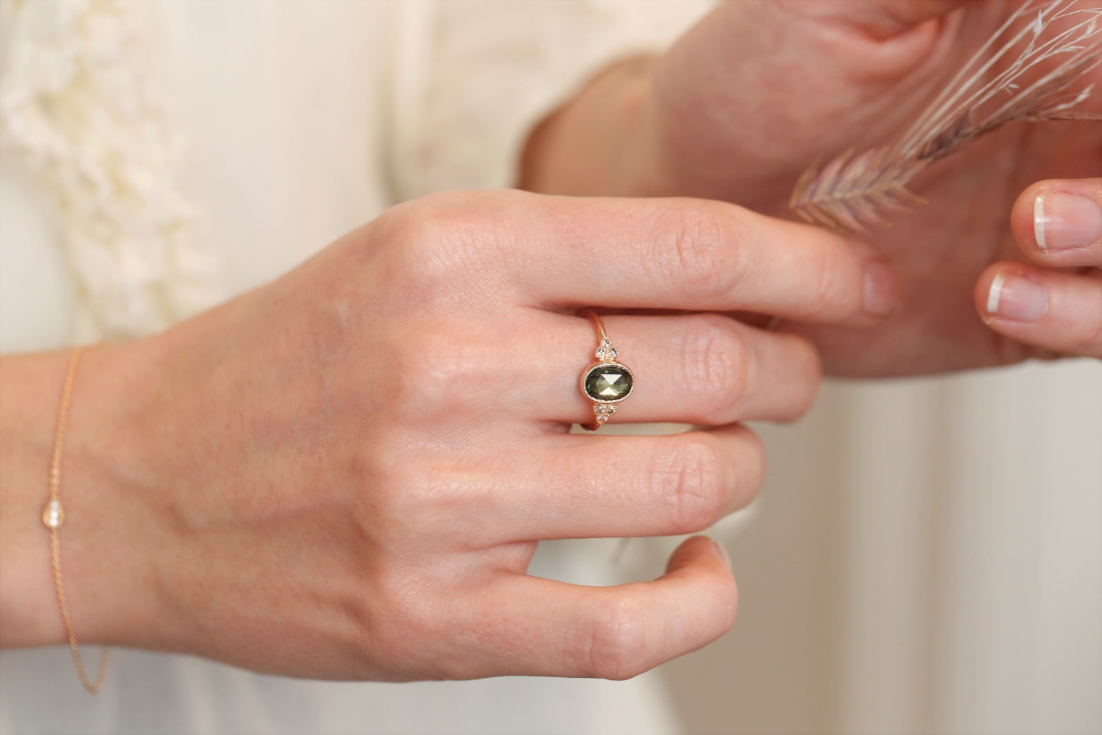 Bague Flora ovale verticale Saphir vert