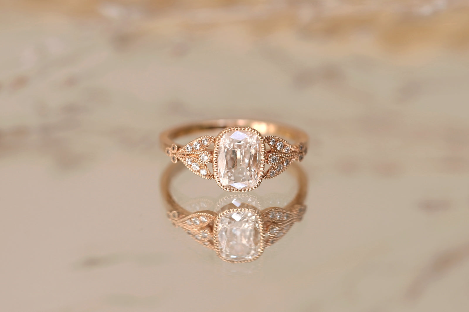 Bague Feuillage Diamant Coussin ovale, Pièce Unique