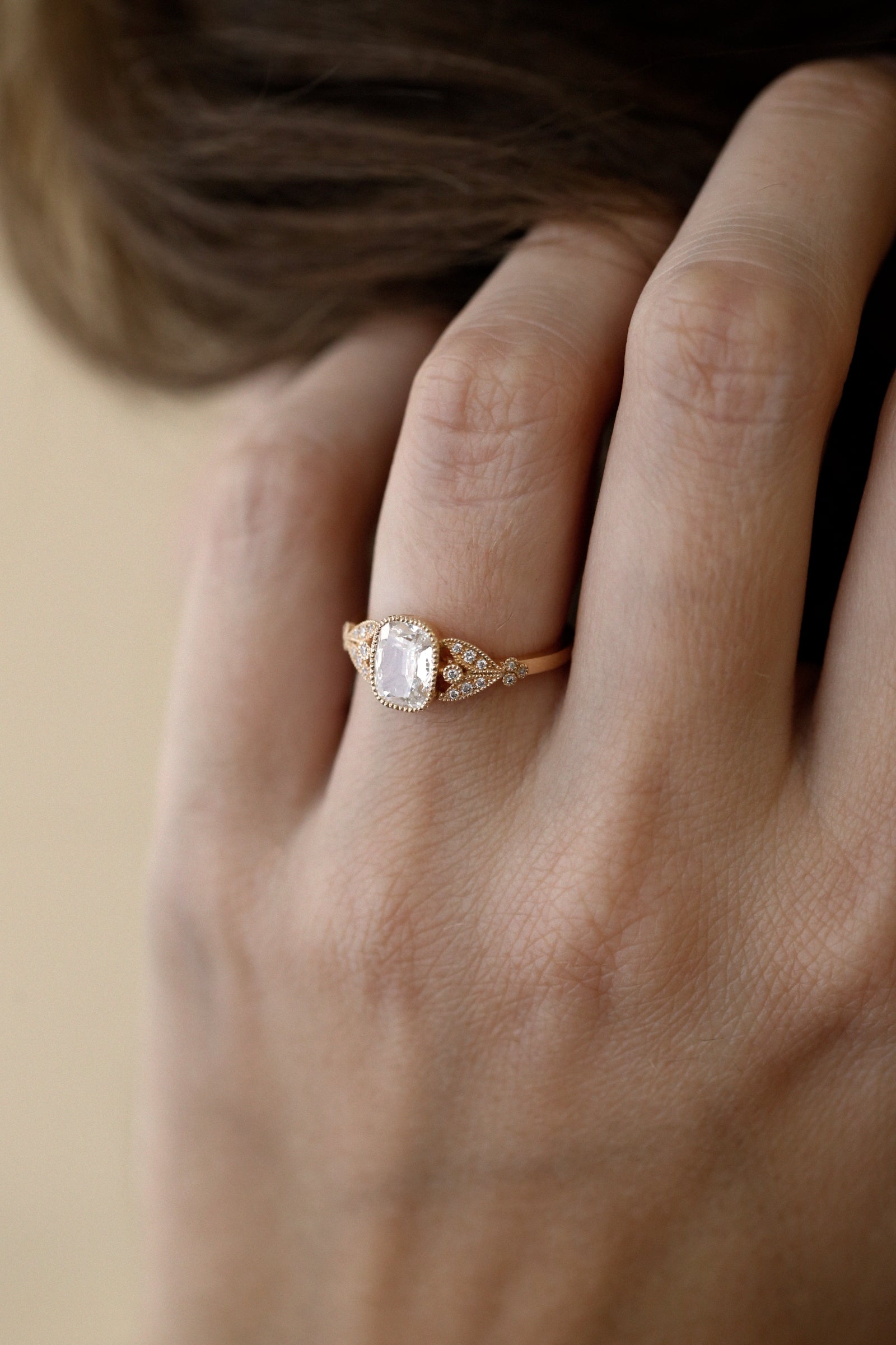 Bague Feuillage Diamant Coussin ovale, Pièce Unique