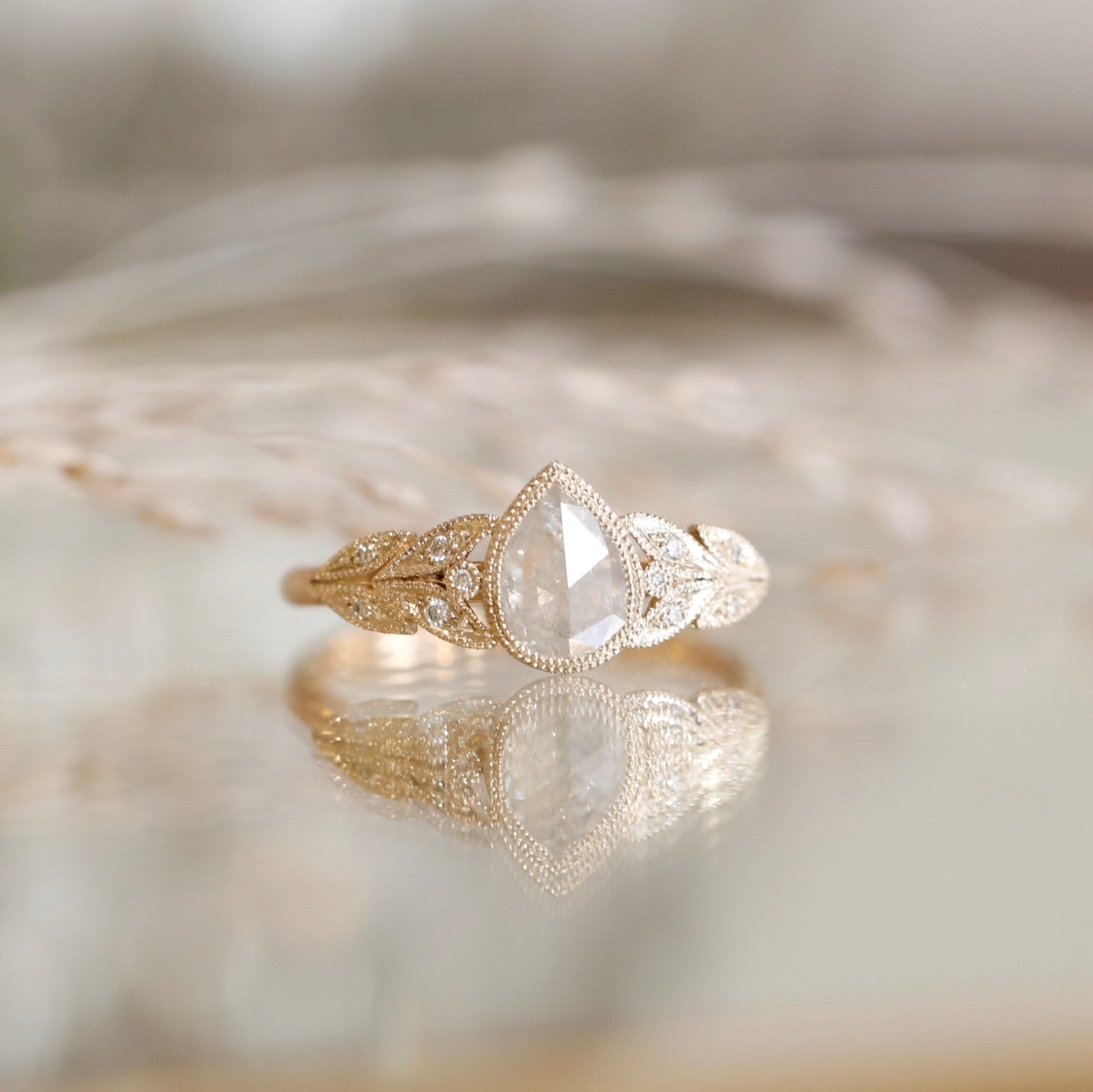 Bague Feuillage Diamant Icy poire, Pièce Unique N°5/2020