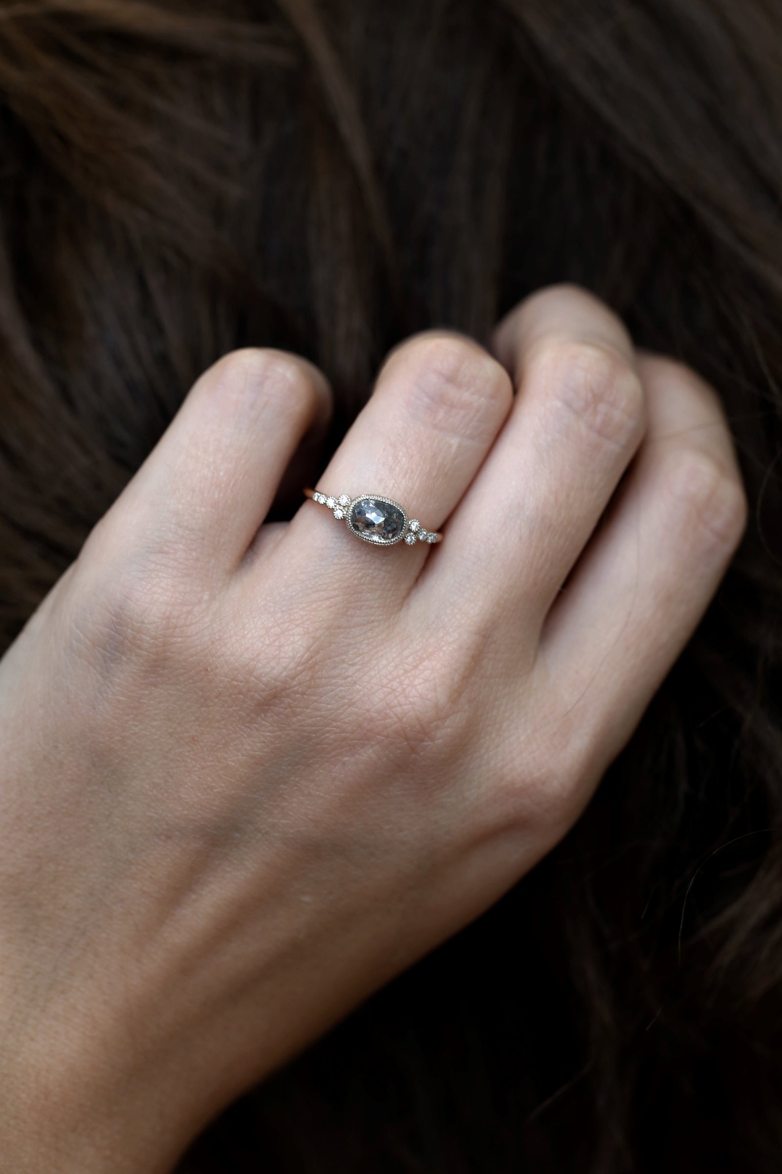 Pièce Unique n°11/2022, Bague Iris Diamant Salt & Pepper ovale