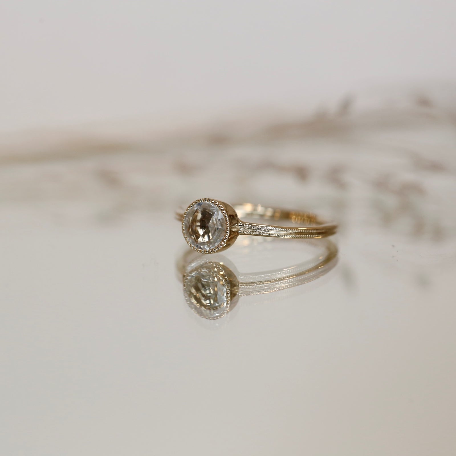 Solitaire Double Milgrain XL Saphir blanc