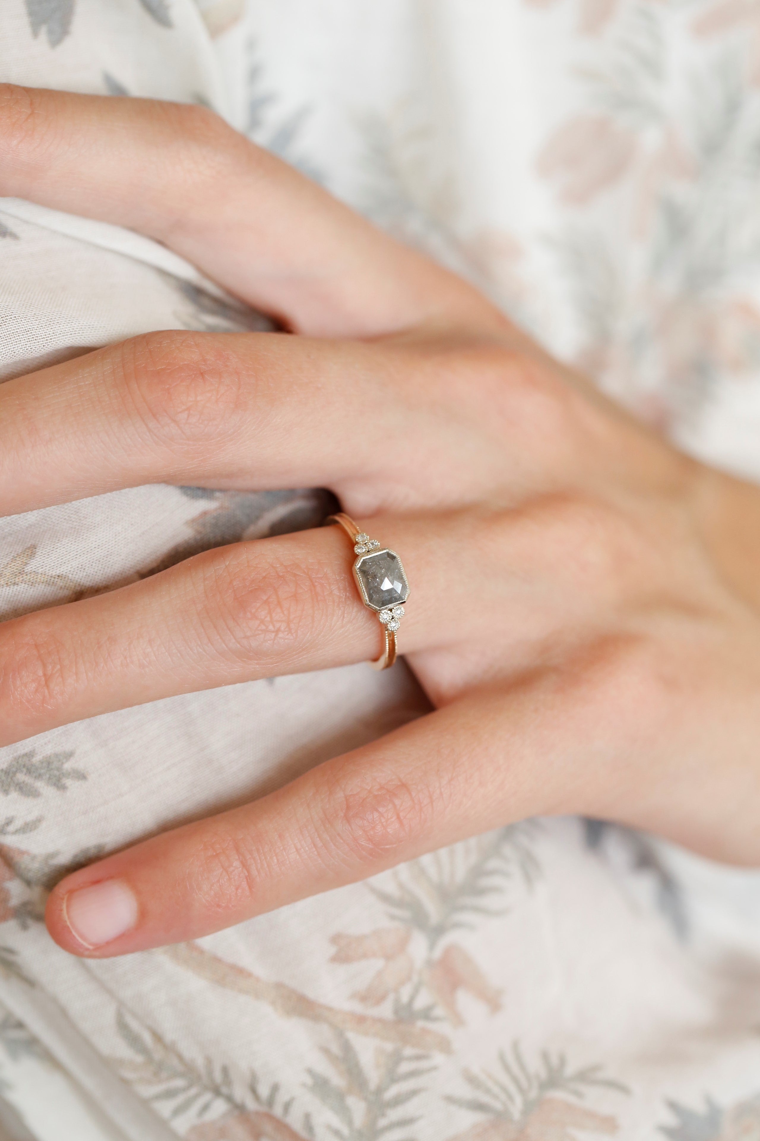 Bague Flora diamant Icy, Pièce Unique N°3/2021