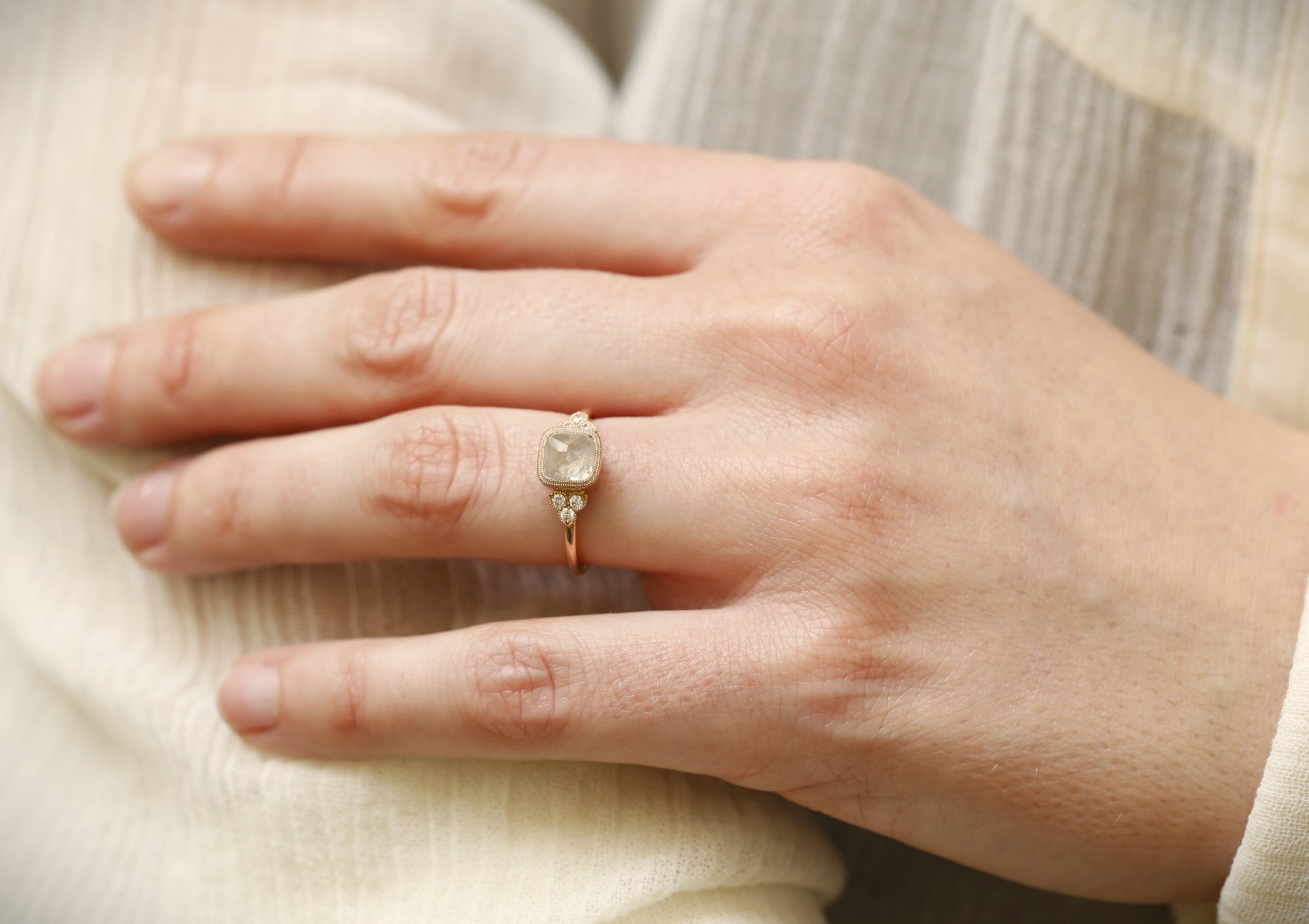 Pièce Unique Bague Flora Diamant coussin Icy