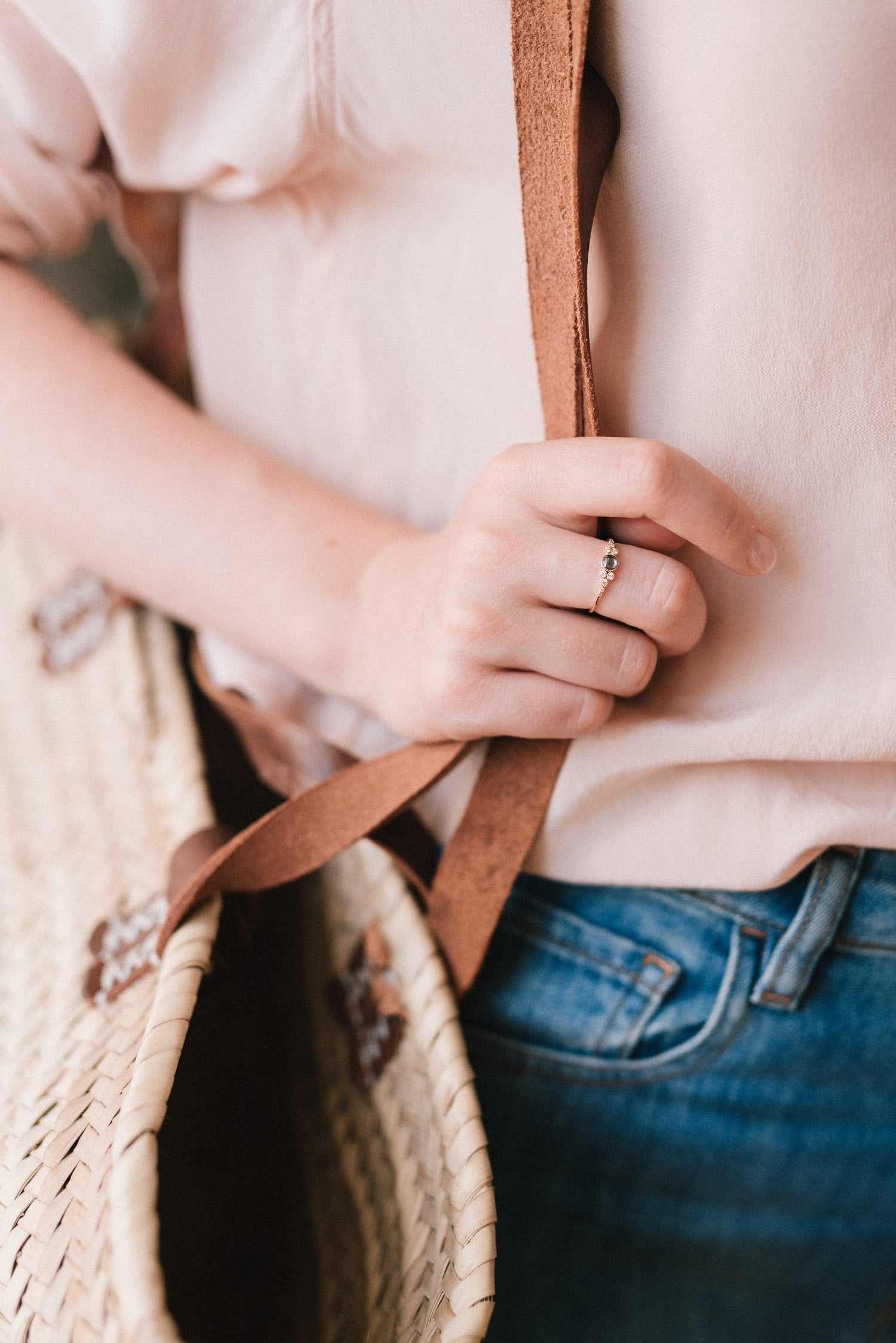 Bague - Bague Iris S Saphir Bleu, Myrtille Beck, Bague de Bague de fiançailles de créateurs, bague de fiançailles vintage