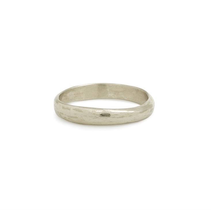 Bague - Alliance Wilde L or gris - alliance de créateur irrégulière texturée - Myrtille Beck Paris
