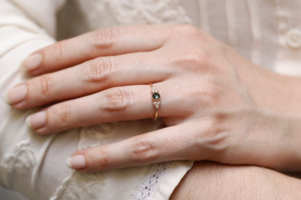 Ring Flora M Green sapphire