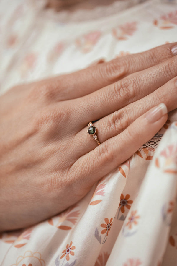 Love ring Céleste L Green sapphire