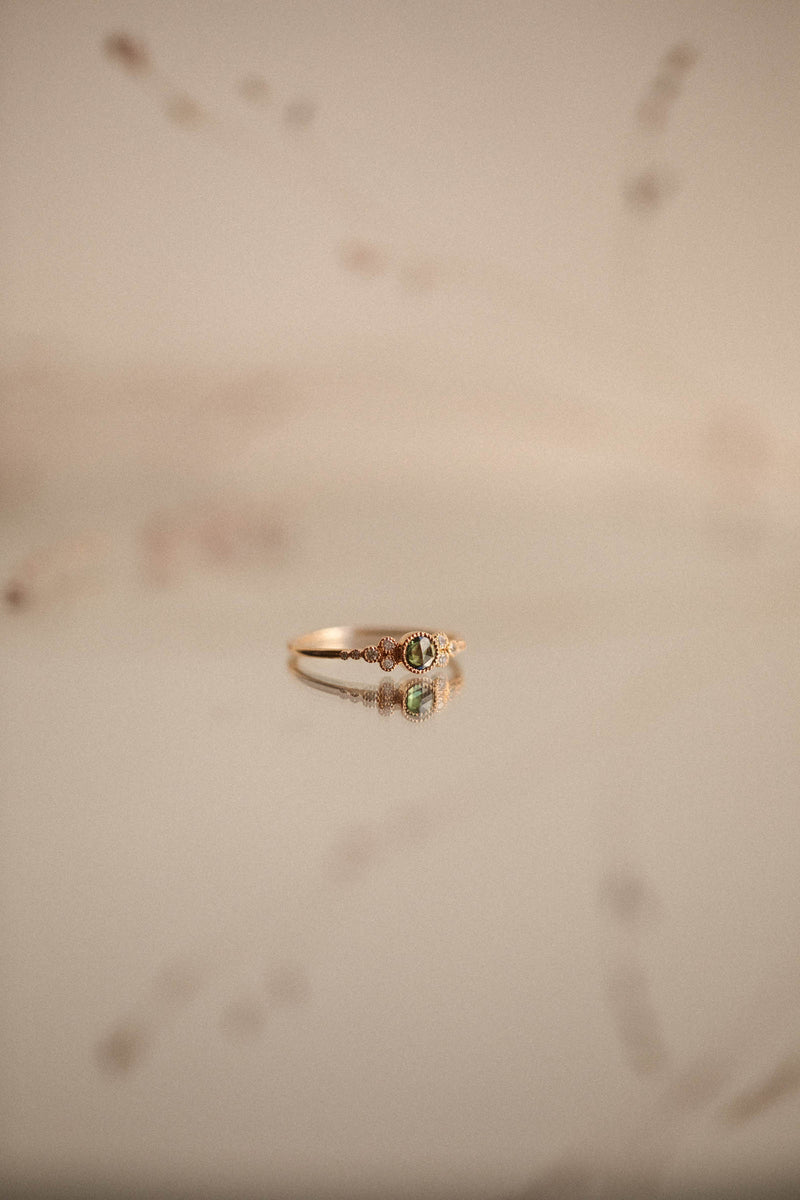 Ring Iris M Green Sapphire