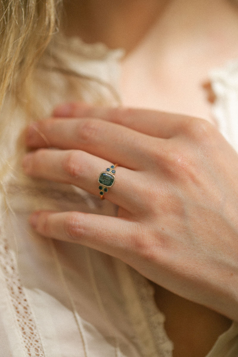 Designer engagement ring, one-of-a-kind bicolor gold sapphire mermaid Myrtille Beck Paris 