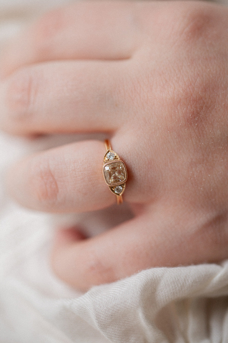 Designer engagement ring: A one-of-a-kind piece in gold and natural brilliant-cut white diamonds by Myrtille Beck
