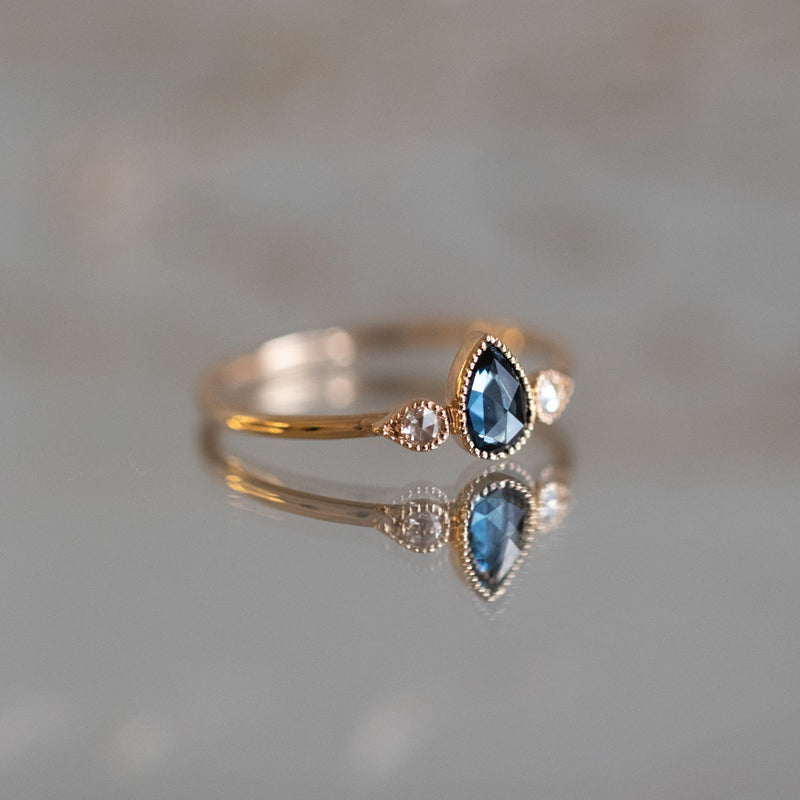 Ring Amour Céleste Pear Sapphire mermaid