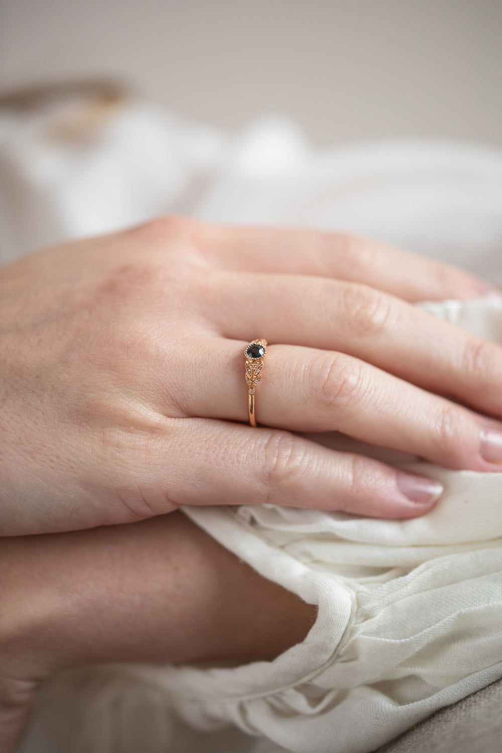 Designer engagement ring in gold with brilliant-cut sapphire mermaid Myrtille Beck